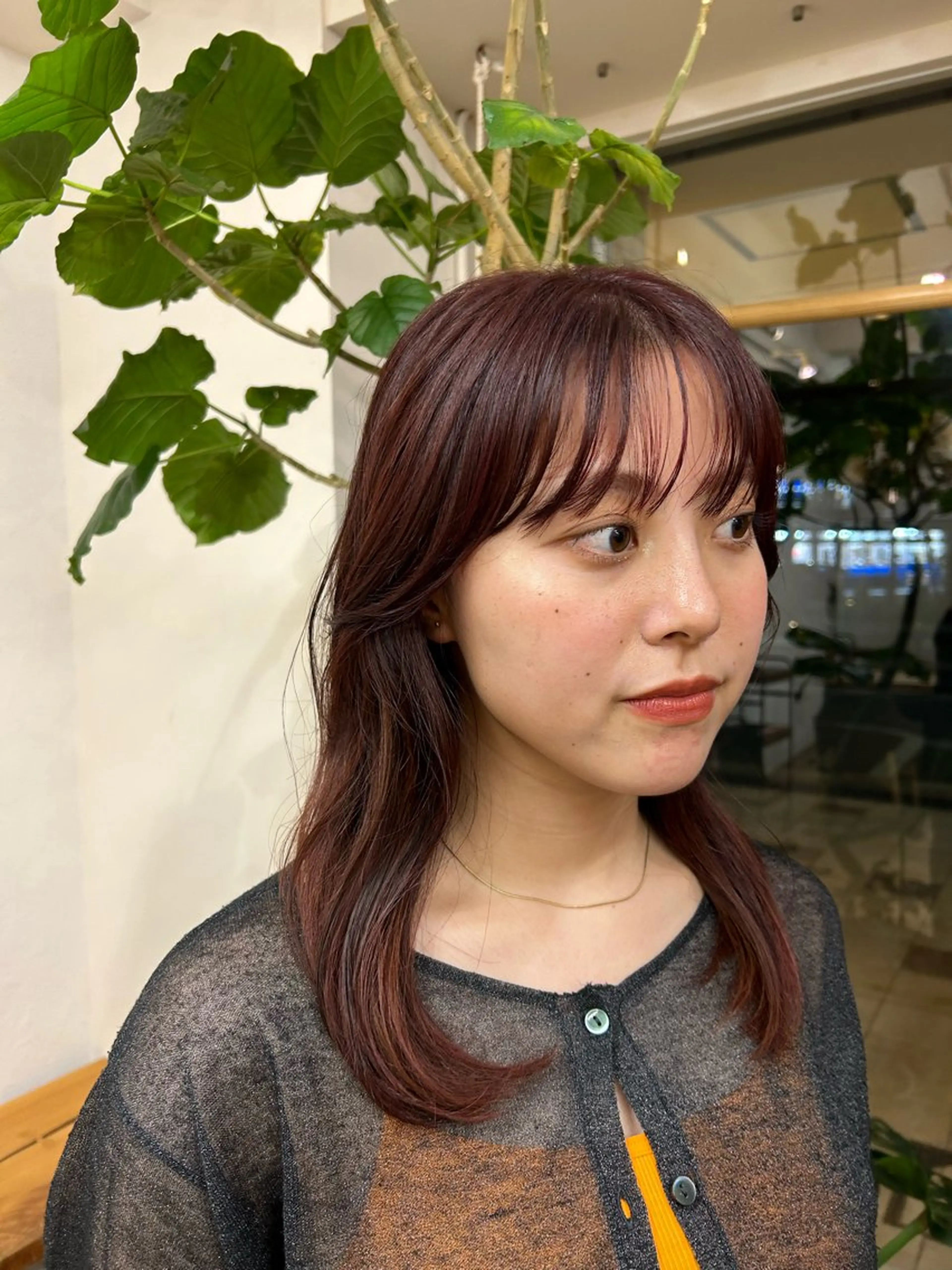セミロング 顔周りカット ヘアカラー siro所属・siro meruのヘアスタイル