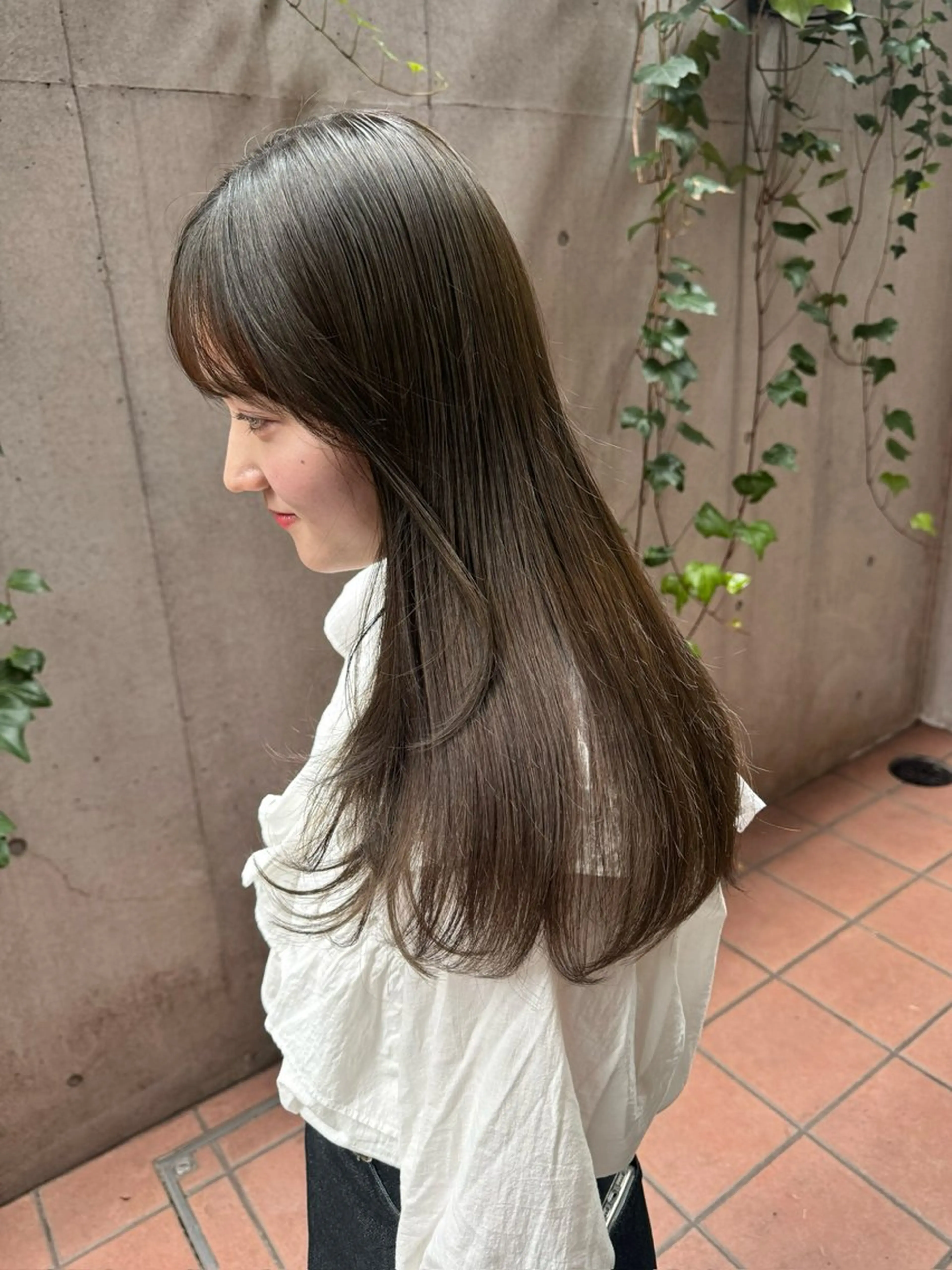 ミディアム カラー オリーブカラー カット 大橋 芽衣のヘアスタイル