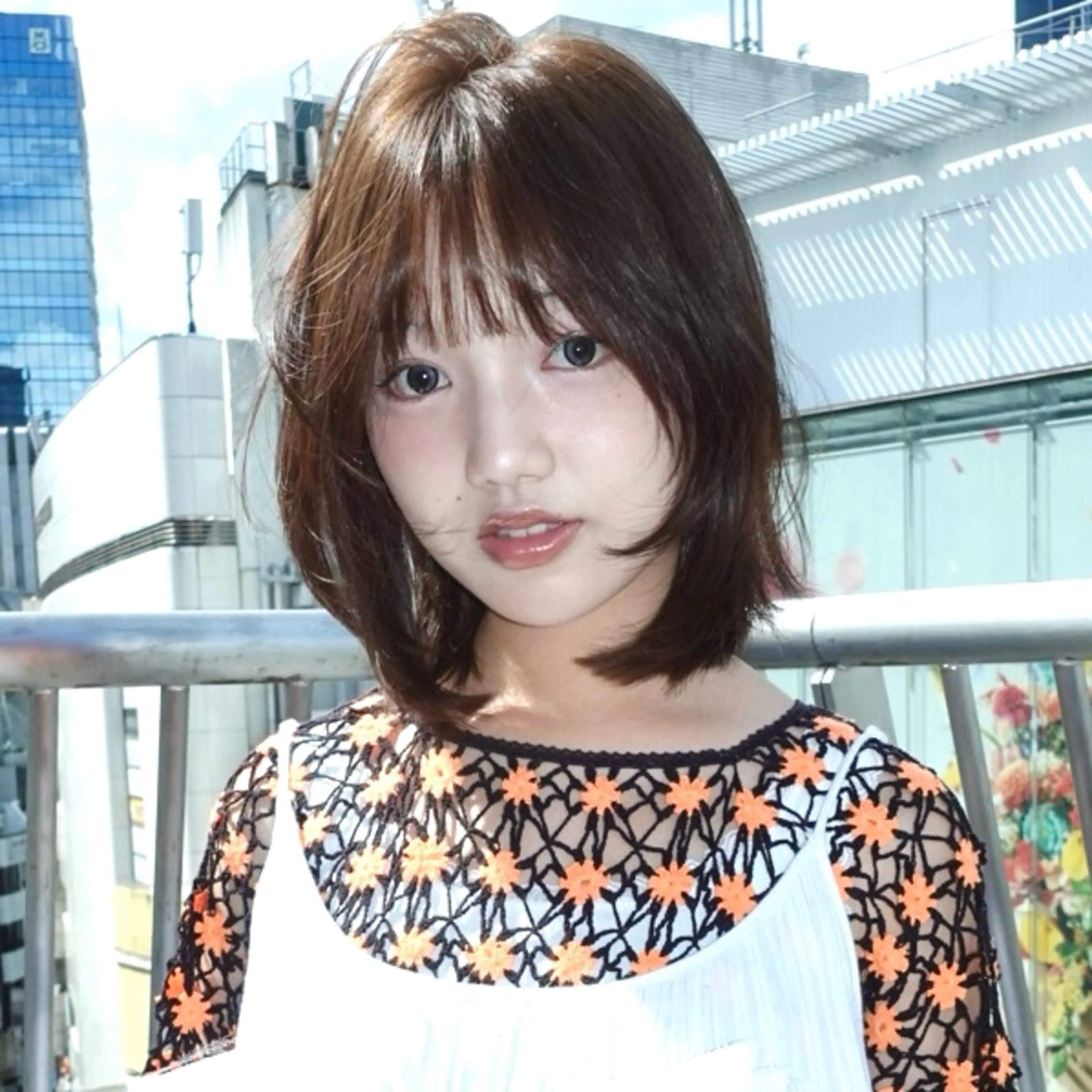 セミロング 顔まわりレイヤー ハッシュカット ハイレイヤー レイヤーカット 似合わせカット 似合わせカット レイヤーカットのヘアスタイル