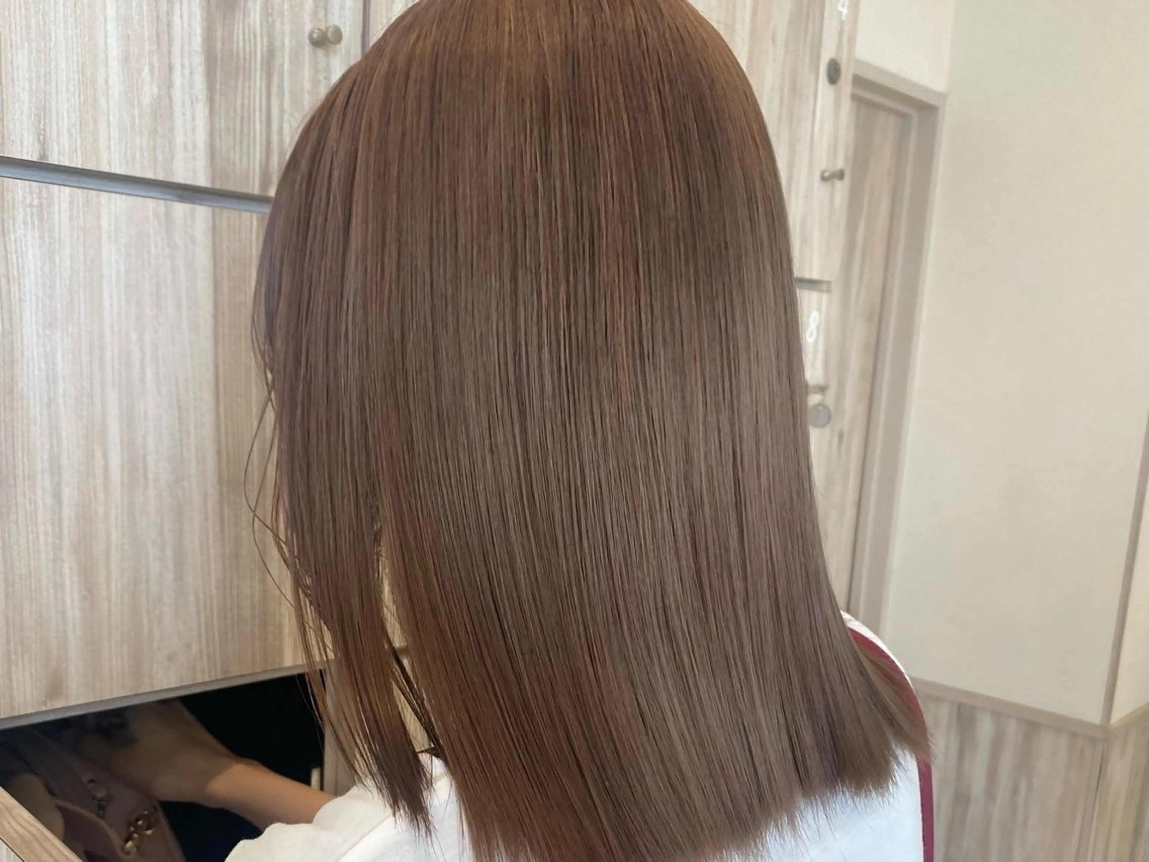 セミロング カラー GRANDEUR やまだかなのヘアスタイル