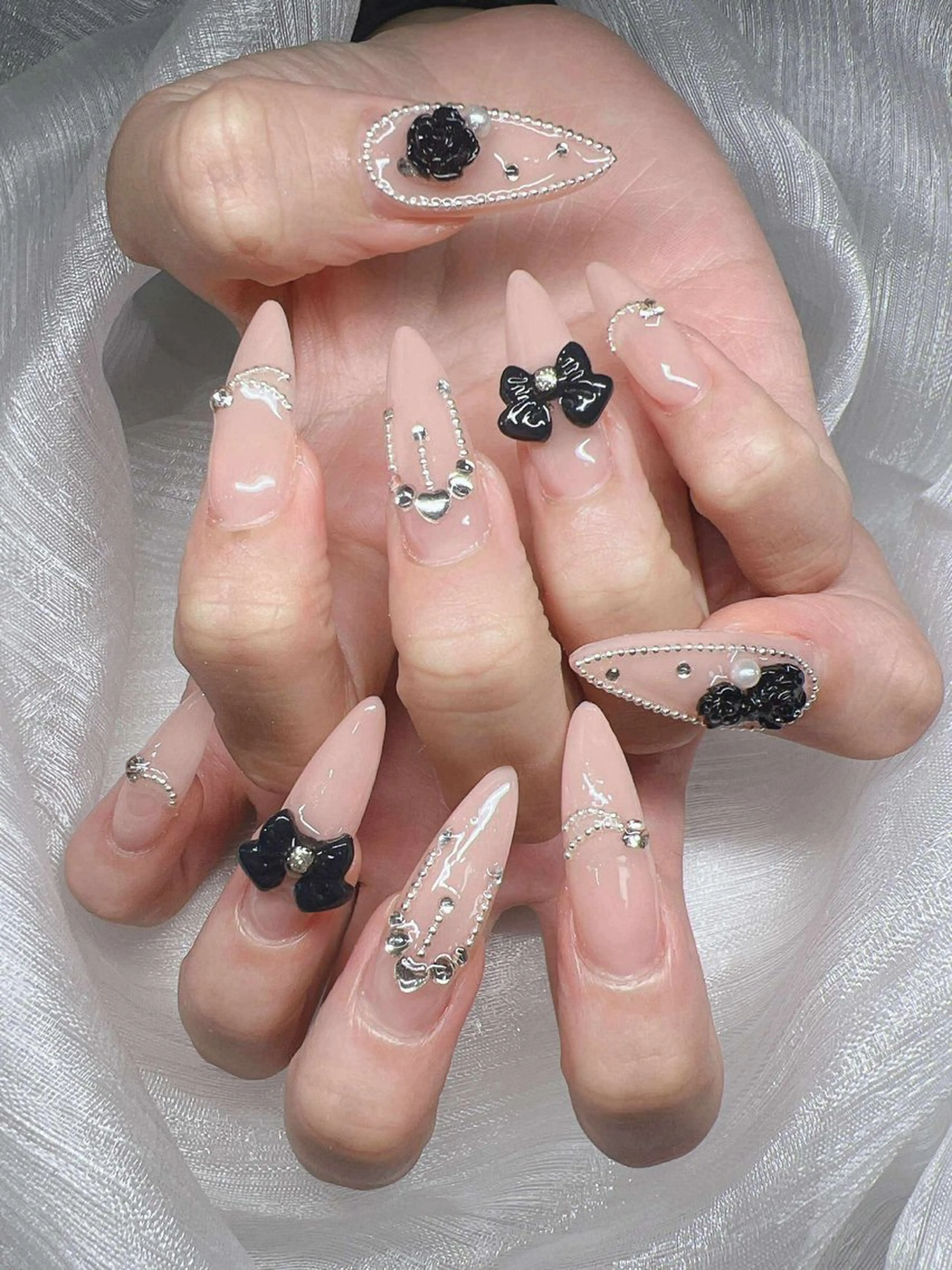 ネイル 長さ出し グラデーション 卒業式 キラキラネイル マグネットネイル ハンドネイル Lee Nailsのネイルデザイン
