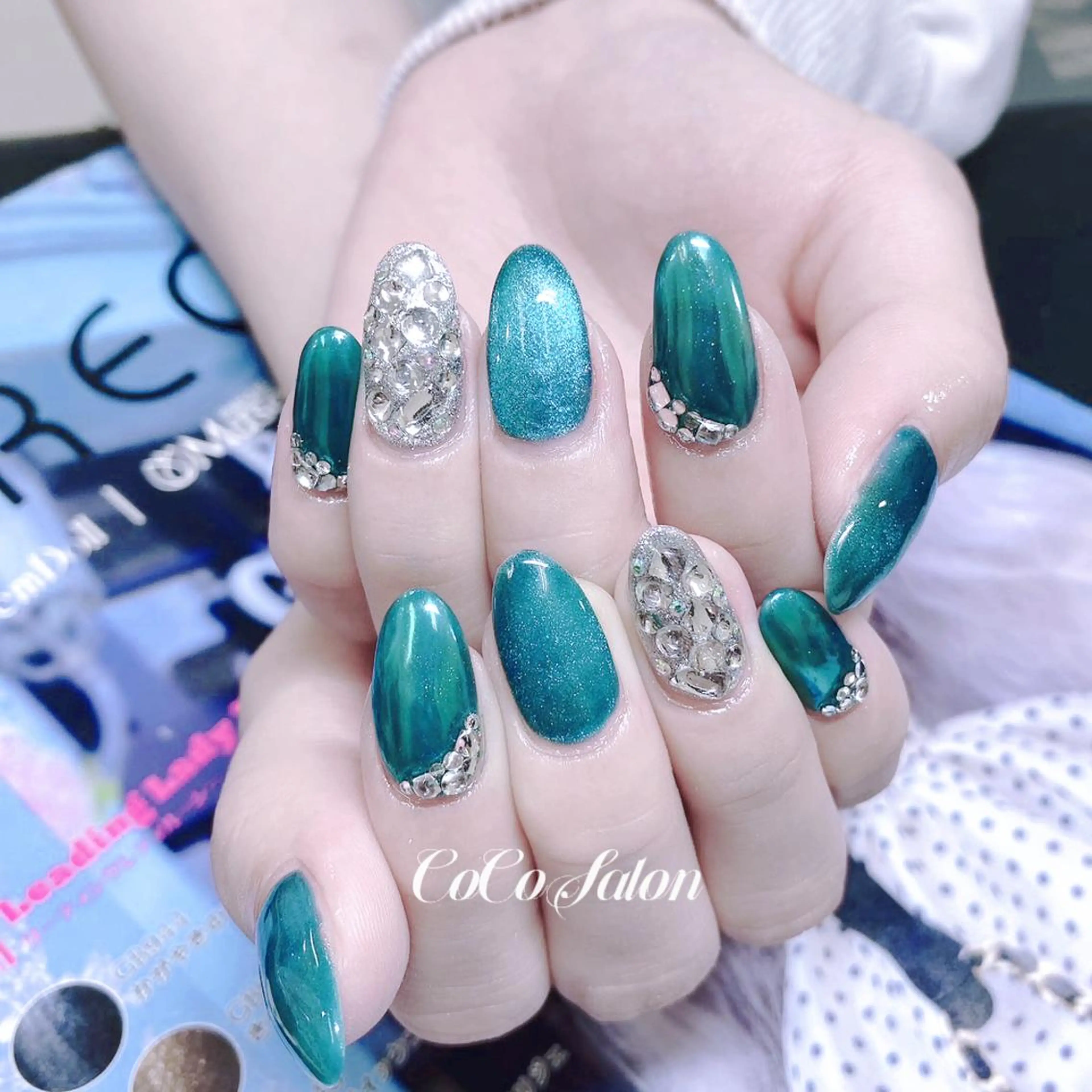 ネイル キラキラネイル 夏ネイル ハンドネイル CoCoSalon ネイル/まつ毛予約のネイルデザイン