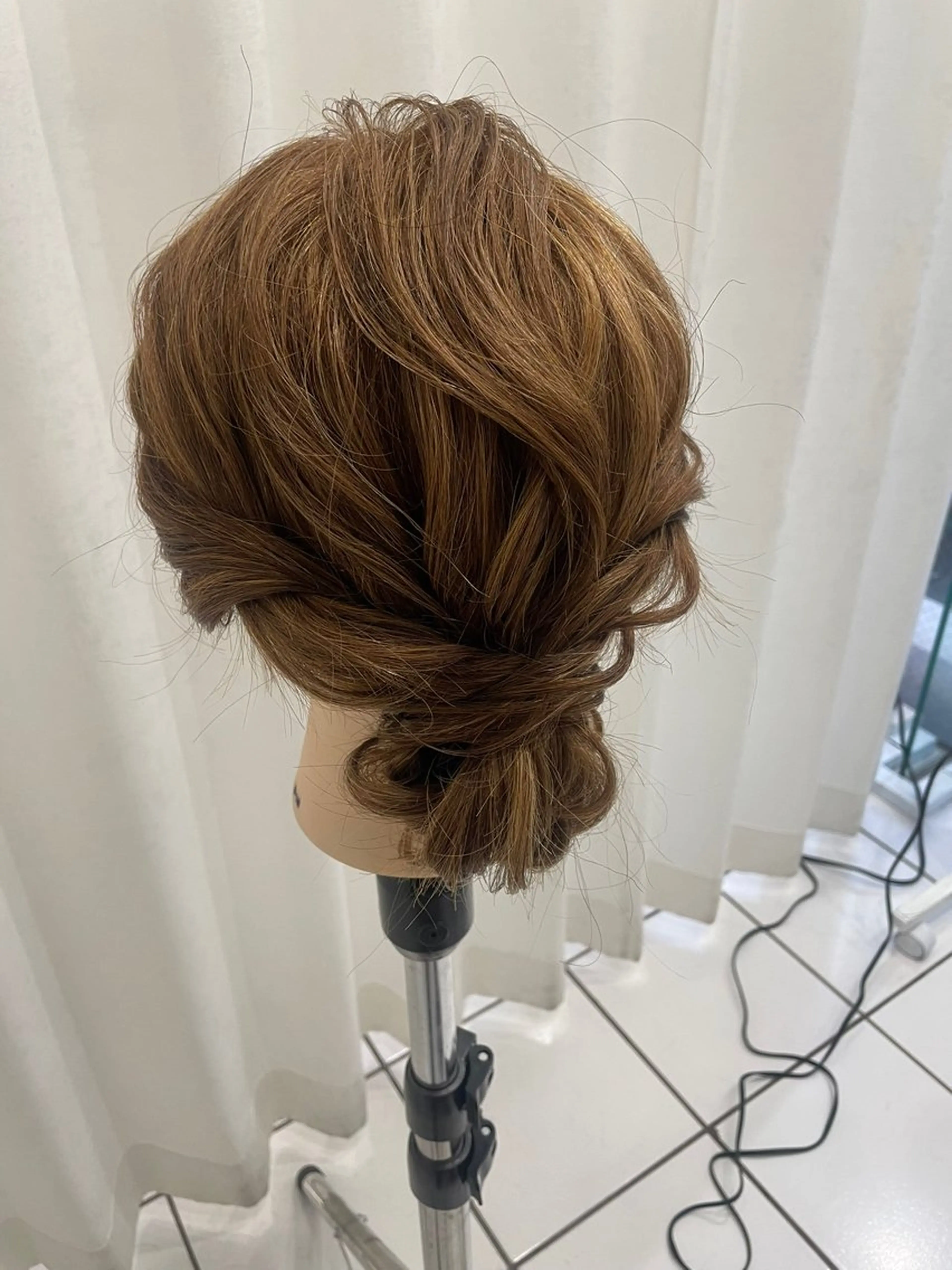 ミディアム ヘアアレンジ ヘアセット 🍭ハイトーン/ レイヤーカット🦄のヘアスタイル