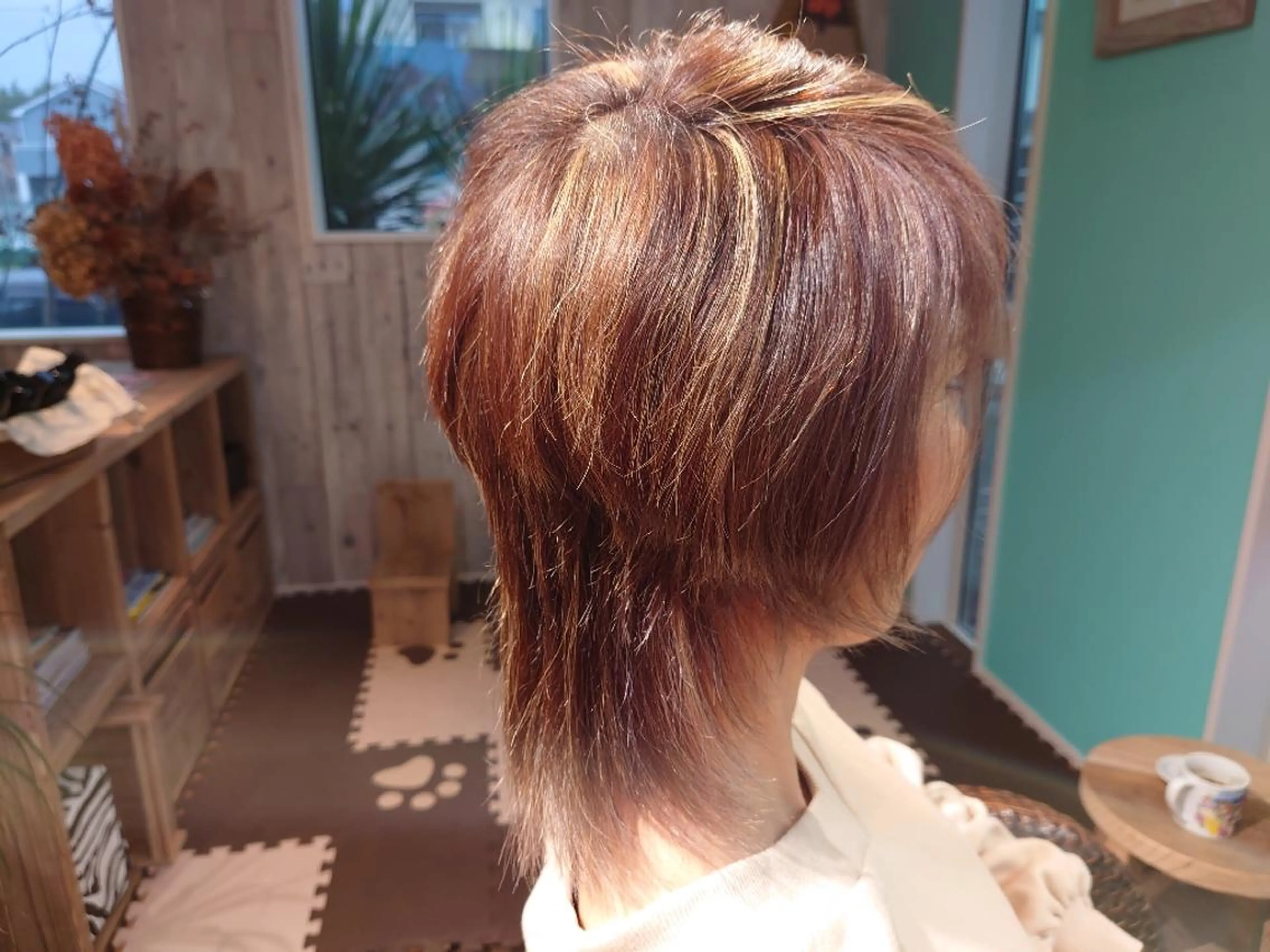 ショート カラー ハイライトカラー くせ毛 ハイライト トリートメント DIFFUSIO　(ディフュージオ)所属・伊藤 新のヘアスタイル