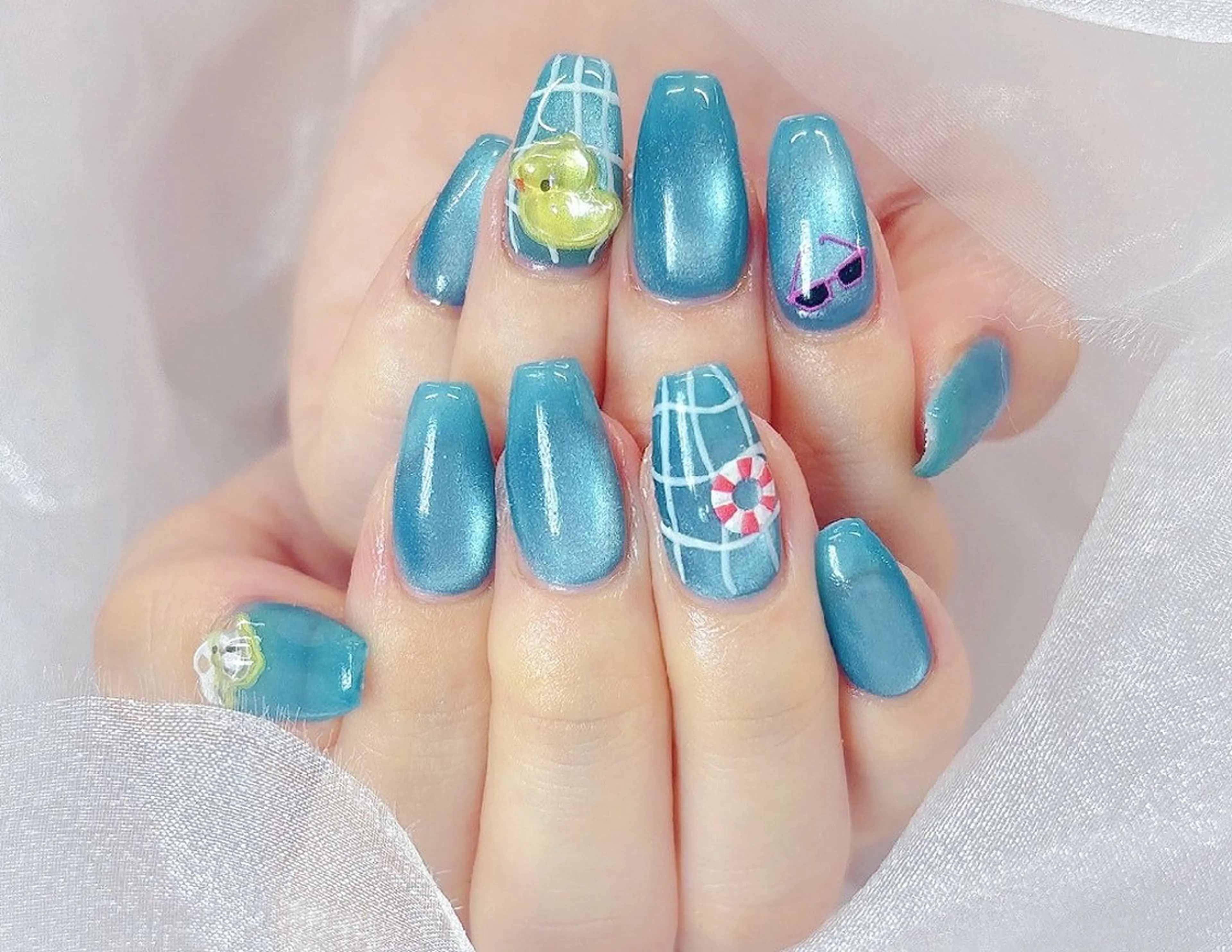 ネイル フラッシュネイル フレンチネイル キラキラネイル ラメ(グリッター) マグネットネイル Chouette Nailのネイルデザイン