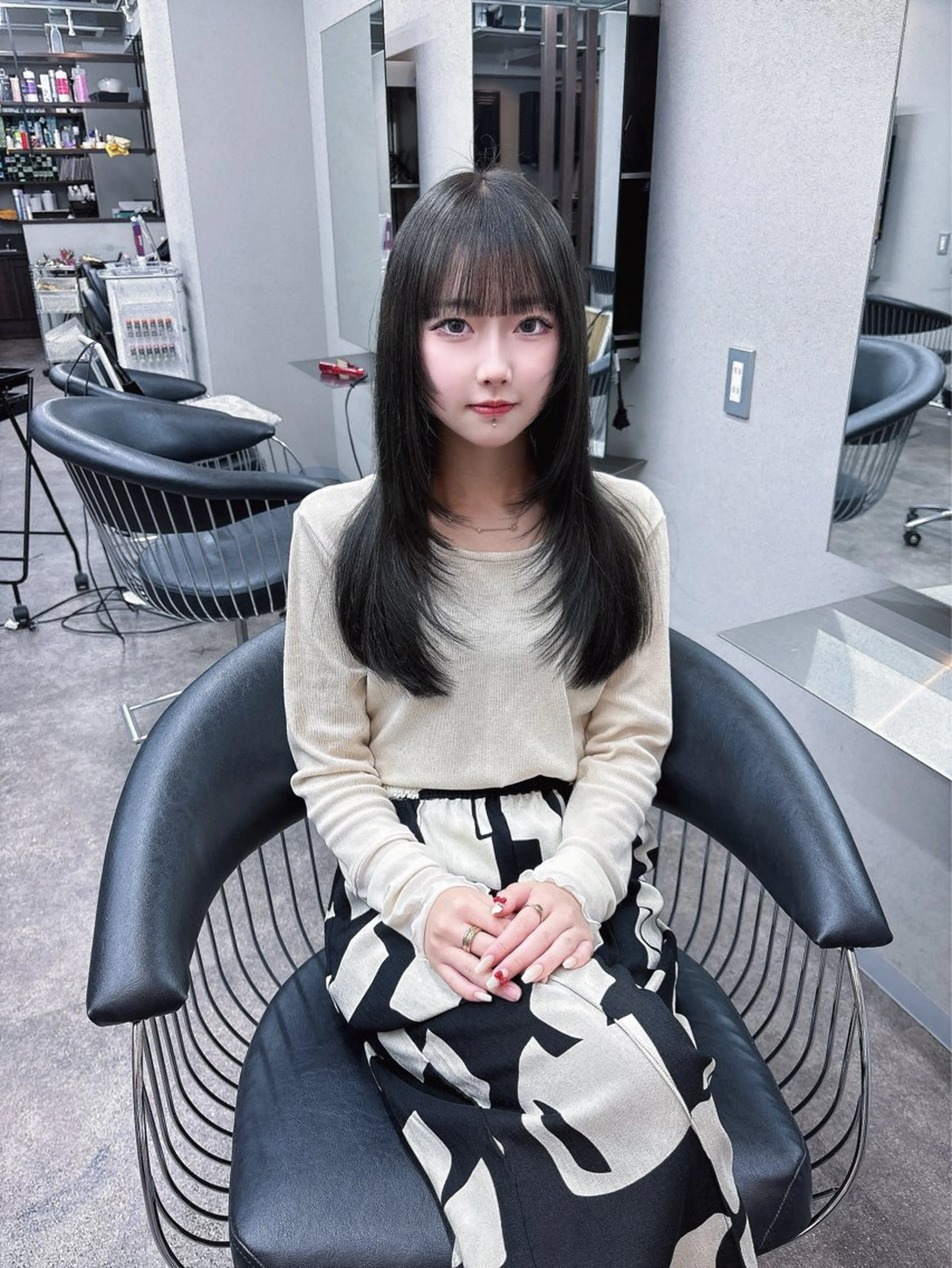emmie by  moremuu所属・レイヤー/韓国ヘア ハイトーンAIRIのヘアスタイル