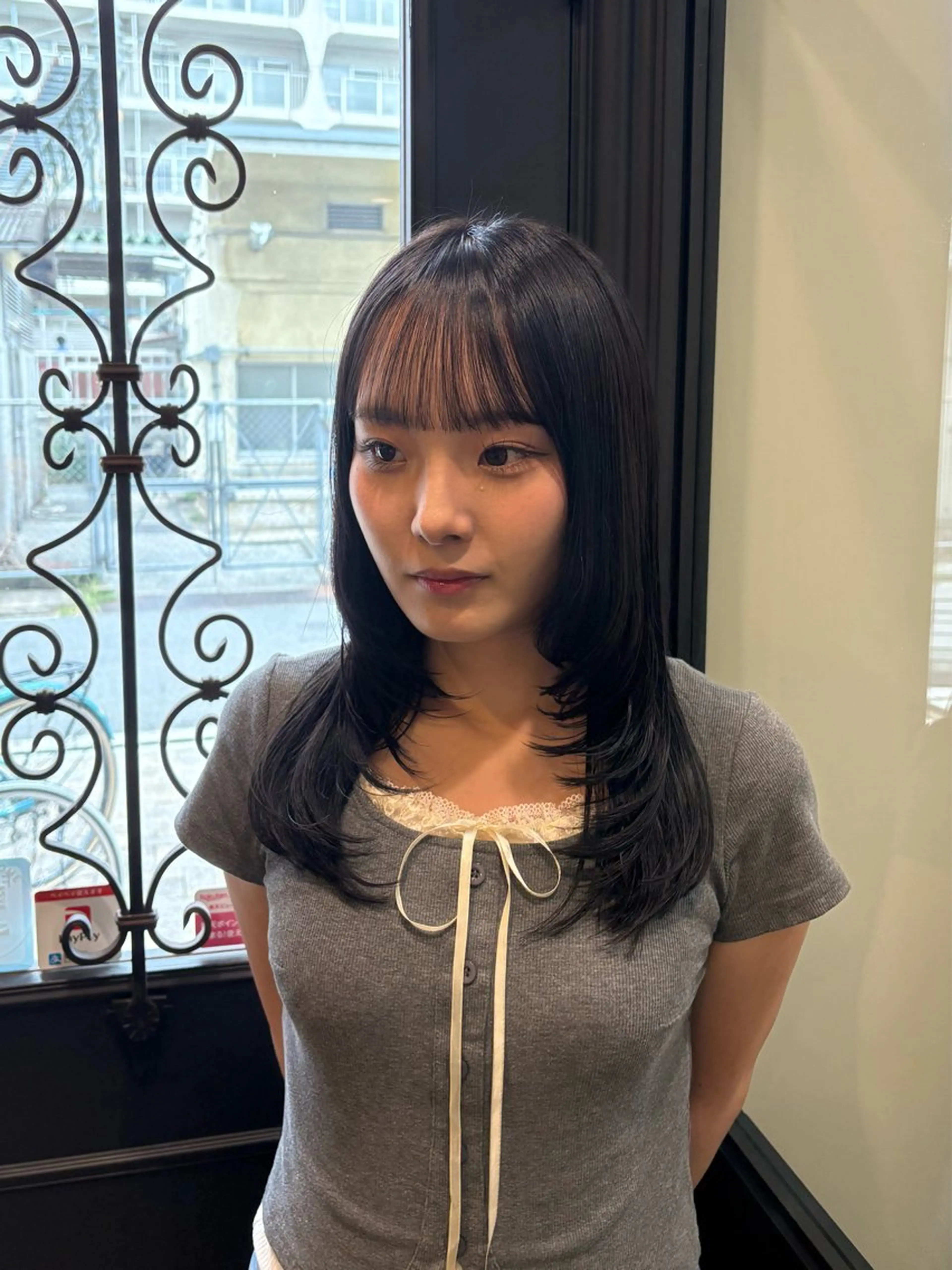 カラー カット ヘアカラー しおり🍬 KOKORO🤍のヘアスタイル