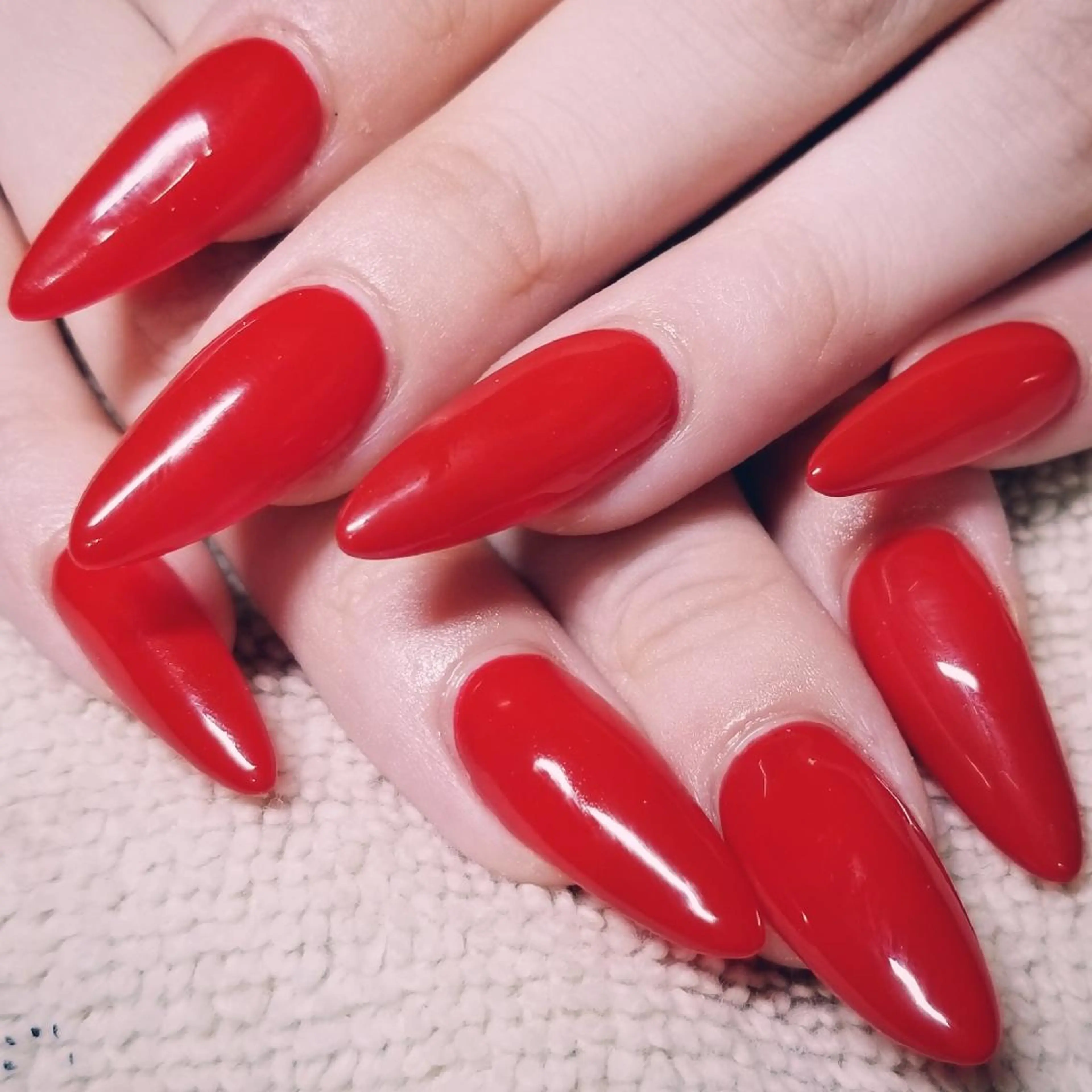 ネイル ワンカラーネイル 赤色 ハンドネイル よしだ ひろきのネイルデザイン