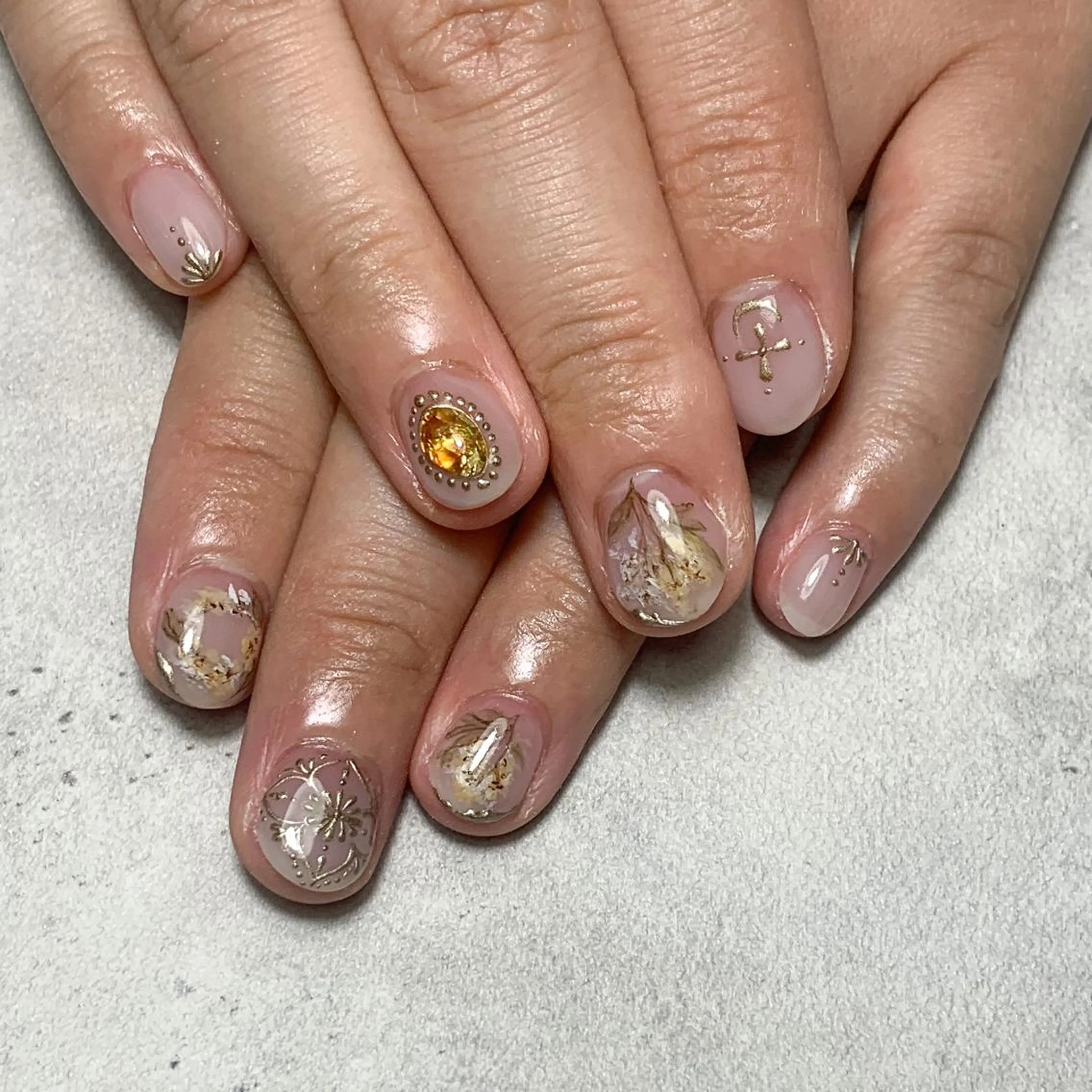 ネイル ハンドネイル atelier FIORITURA所属・FIORITURA aiのネイルデザイン