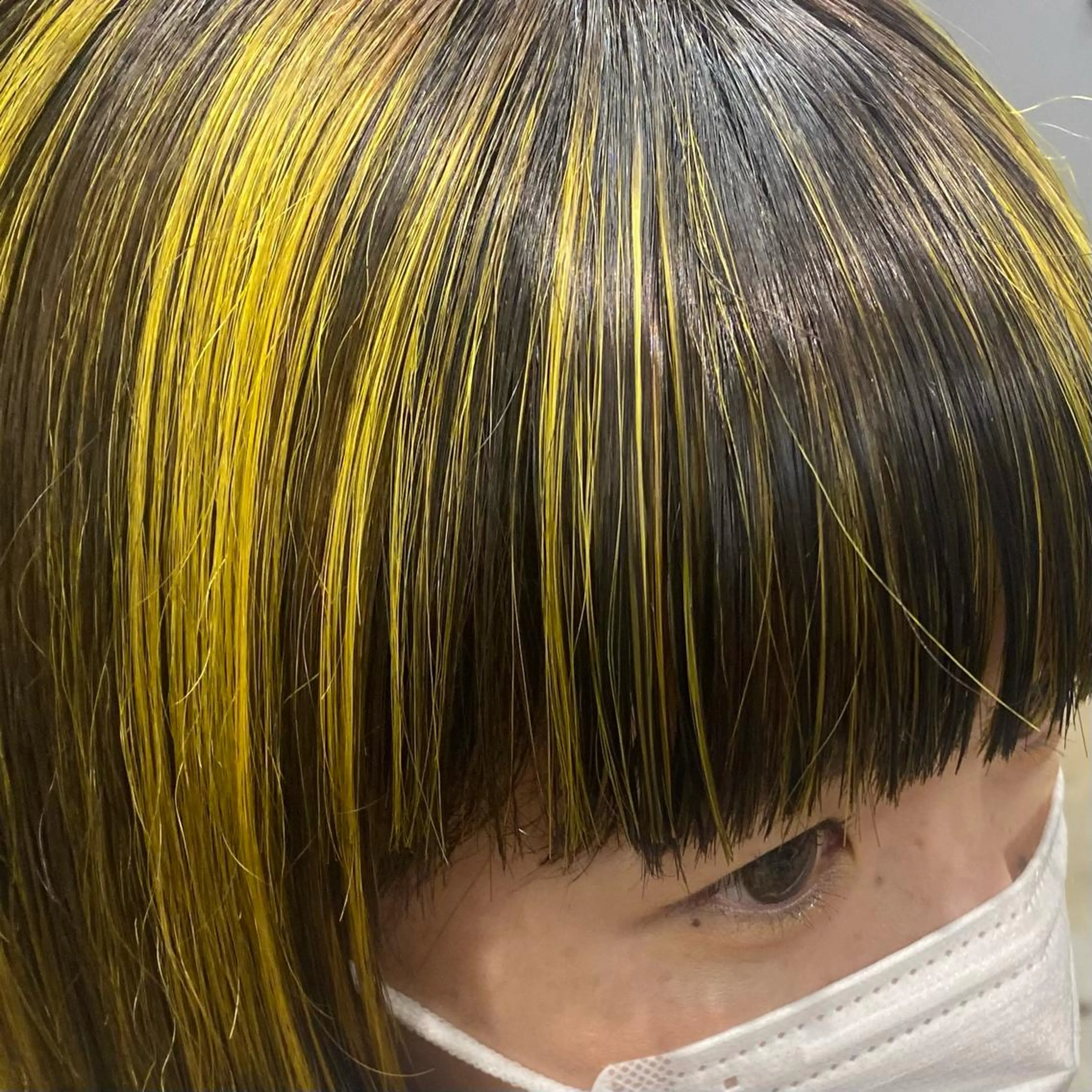 ミディアム カラー デザインカラー Yahiko ハイトーンのヘアスタイル