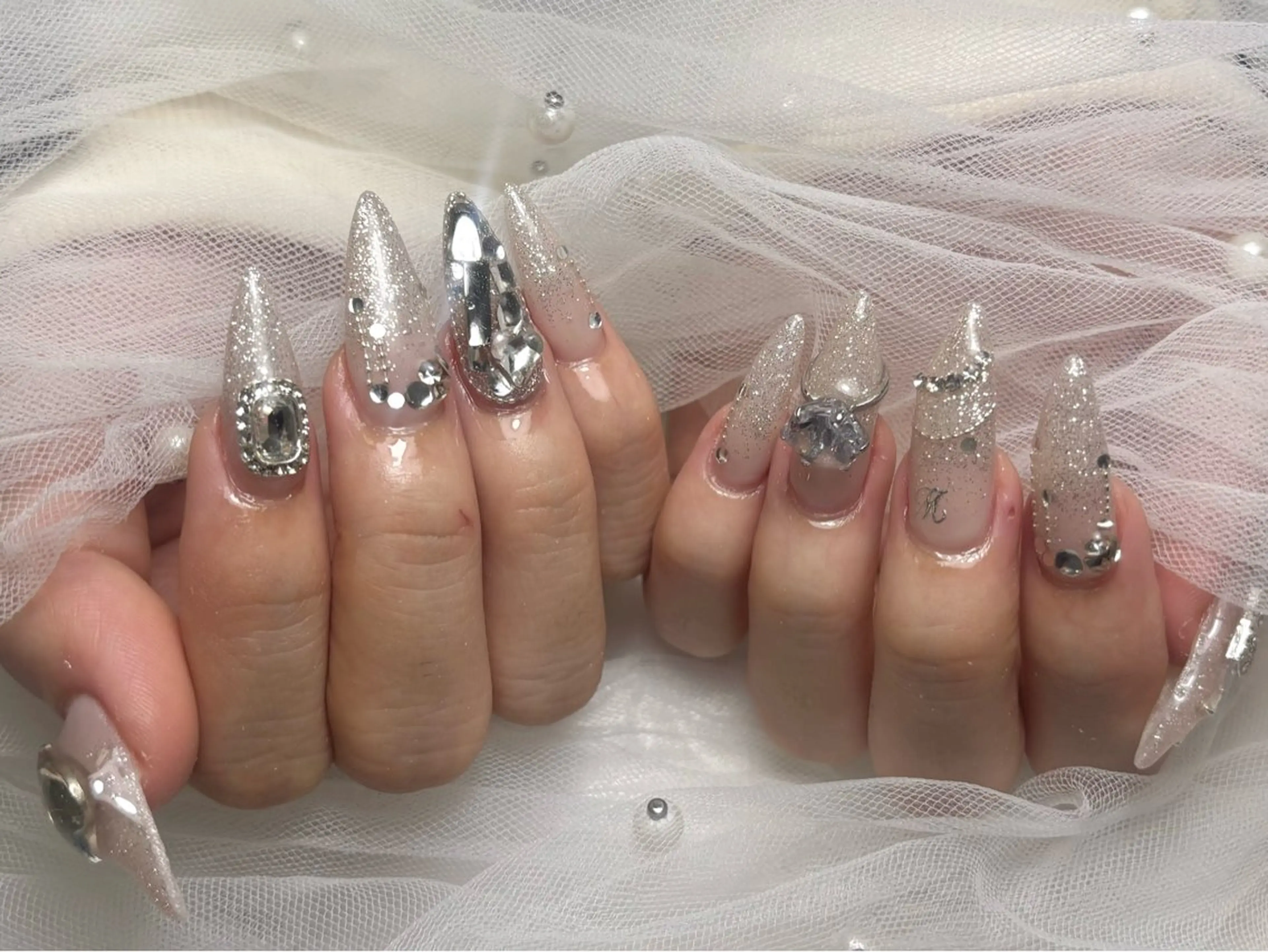 ネイル Roi〈ロワ〉 Akariのネイルデザイン