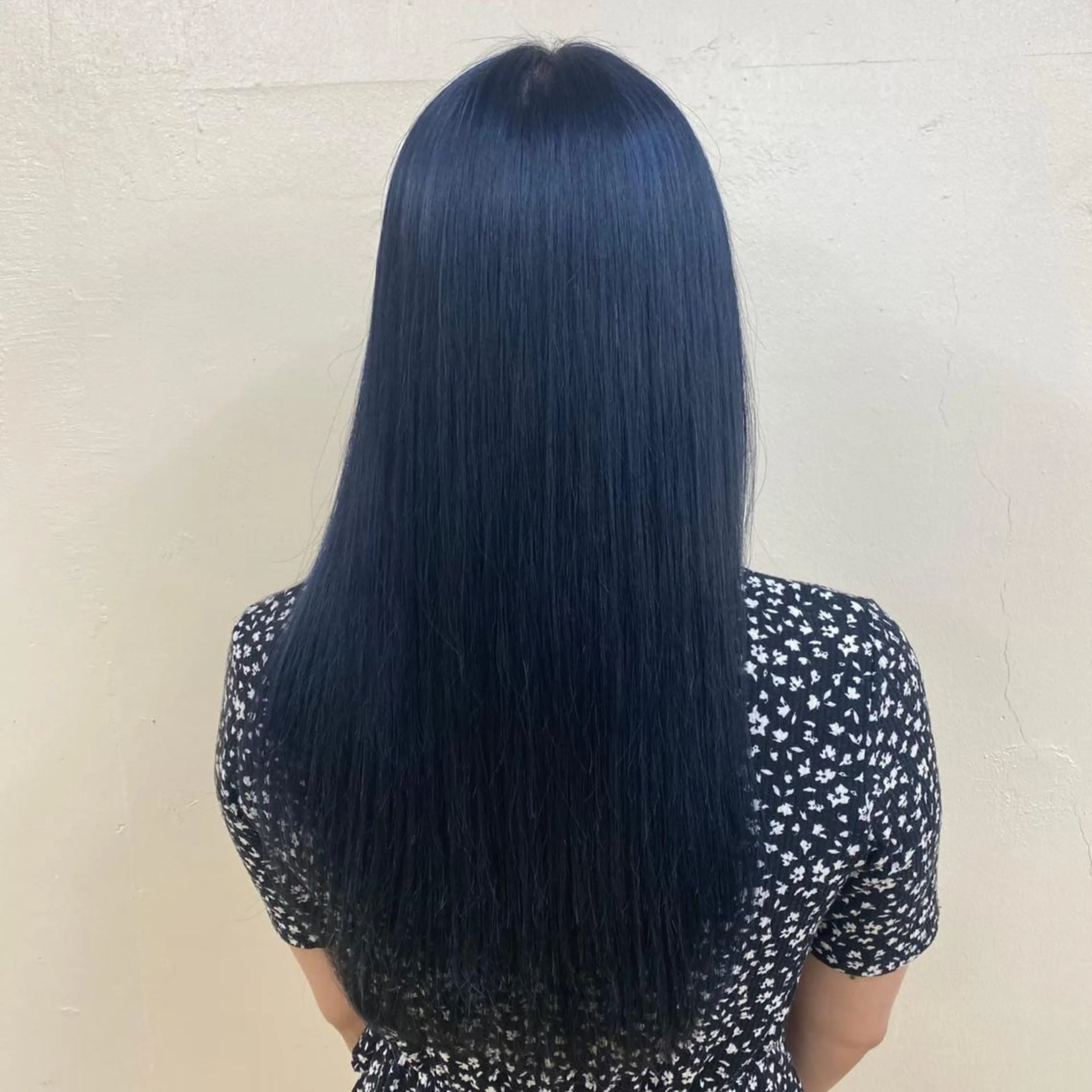 ロング カラー ブルーカラー くすみミルクティー/ ブラウン🪡TOWAのヘアスタイル