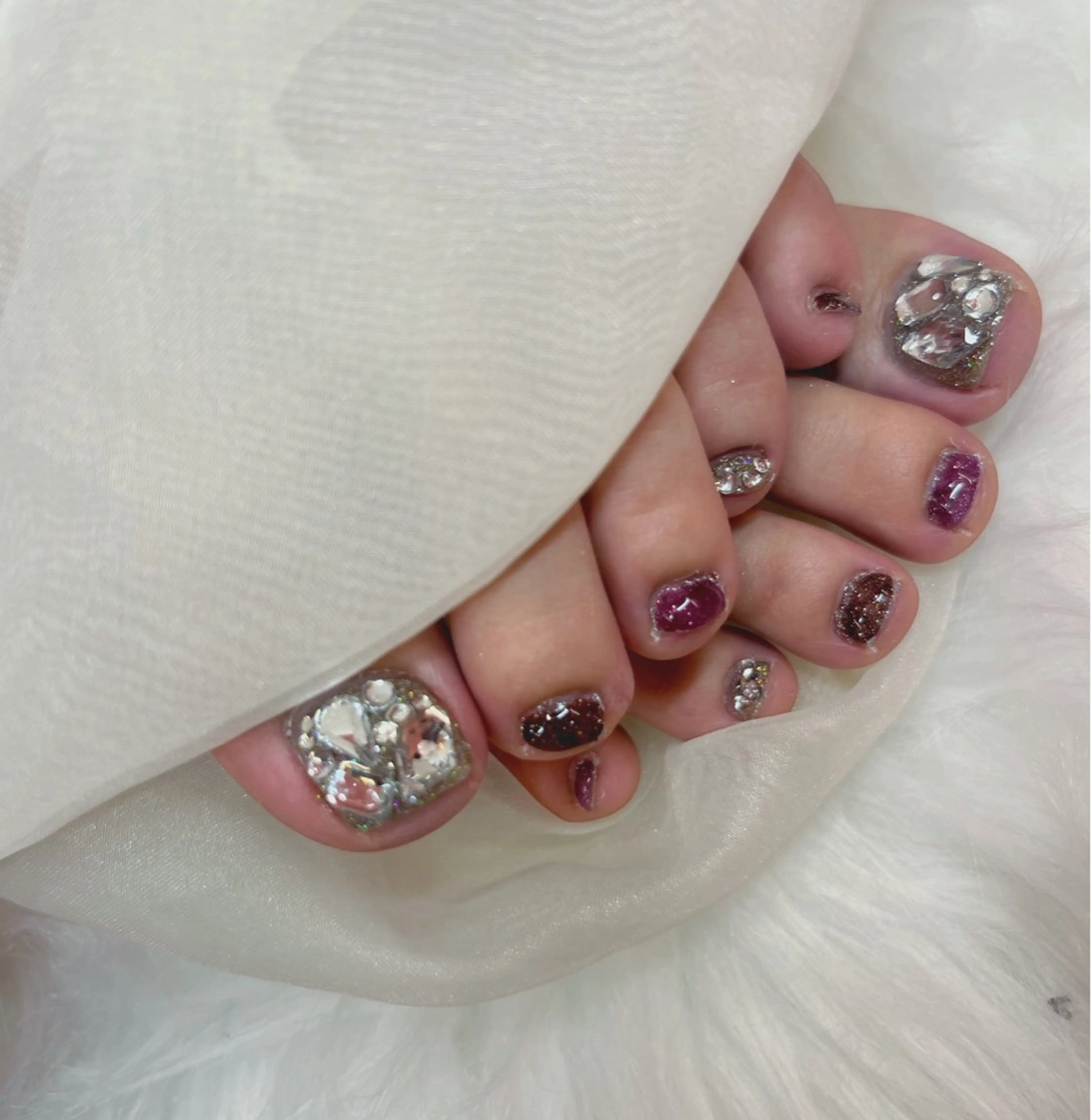 ショート NAIL SALON FLOR所属・キラキラネイル/ 韓国ネイルMAKIのネイルデザイン