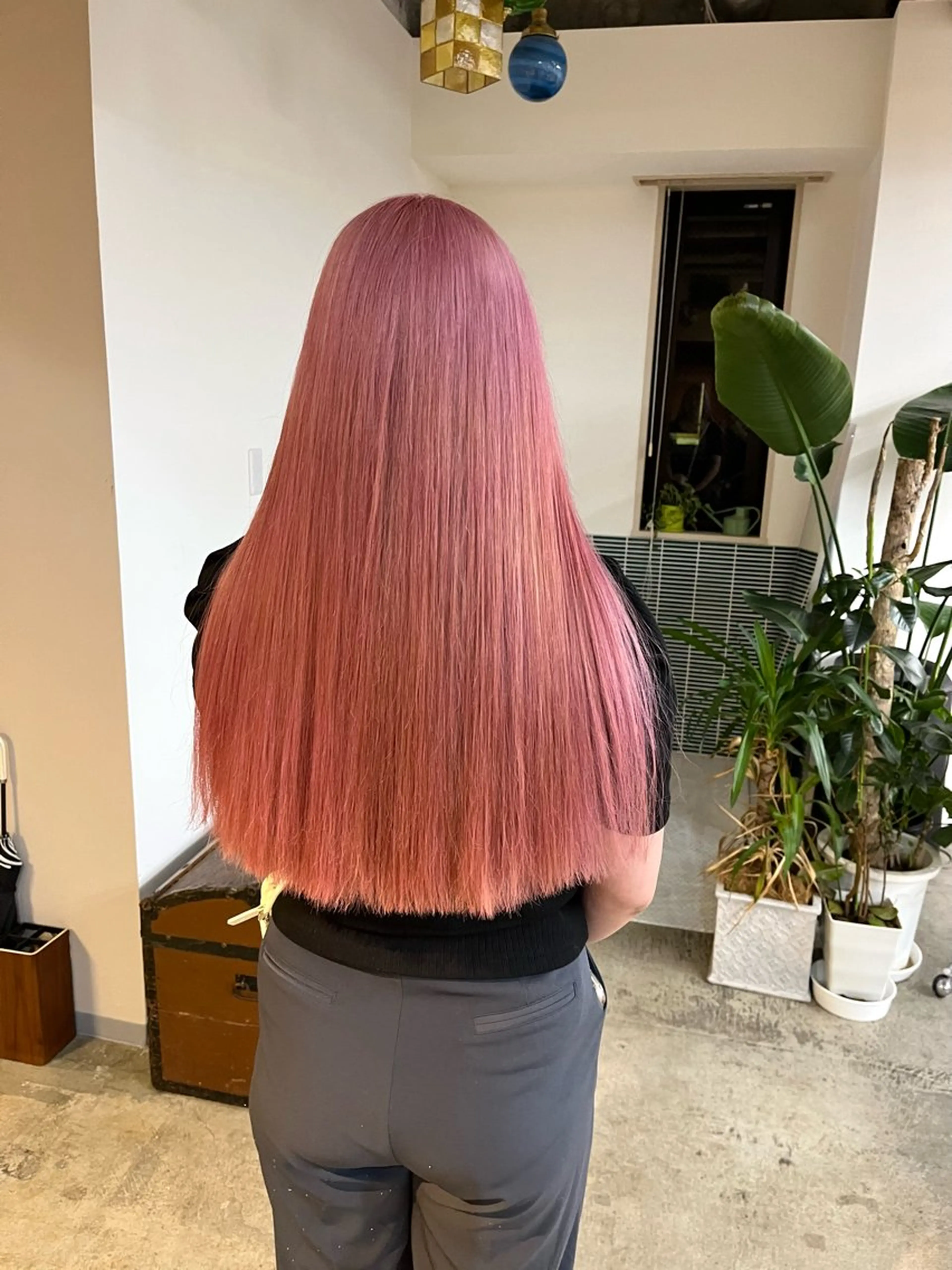 ロング カラー ベージュカラー ブリーチ ピンクカラー ピンクベージュ カット ヘアカラー トリートメント 🩷ハイトーン透明感 レイヤー🩷ユリカのヘアスタイル