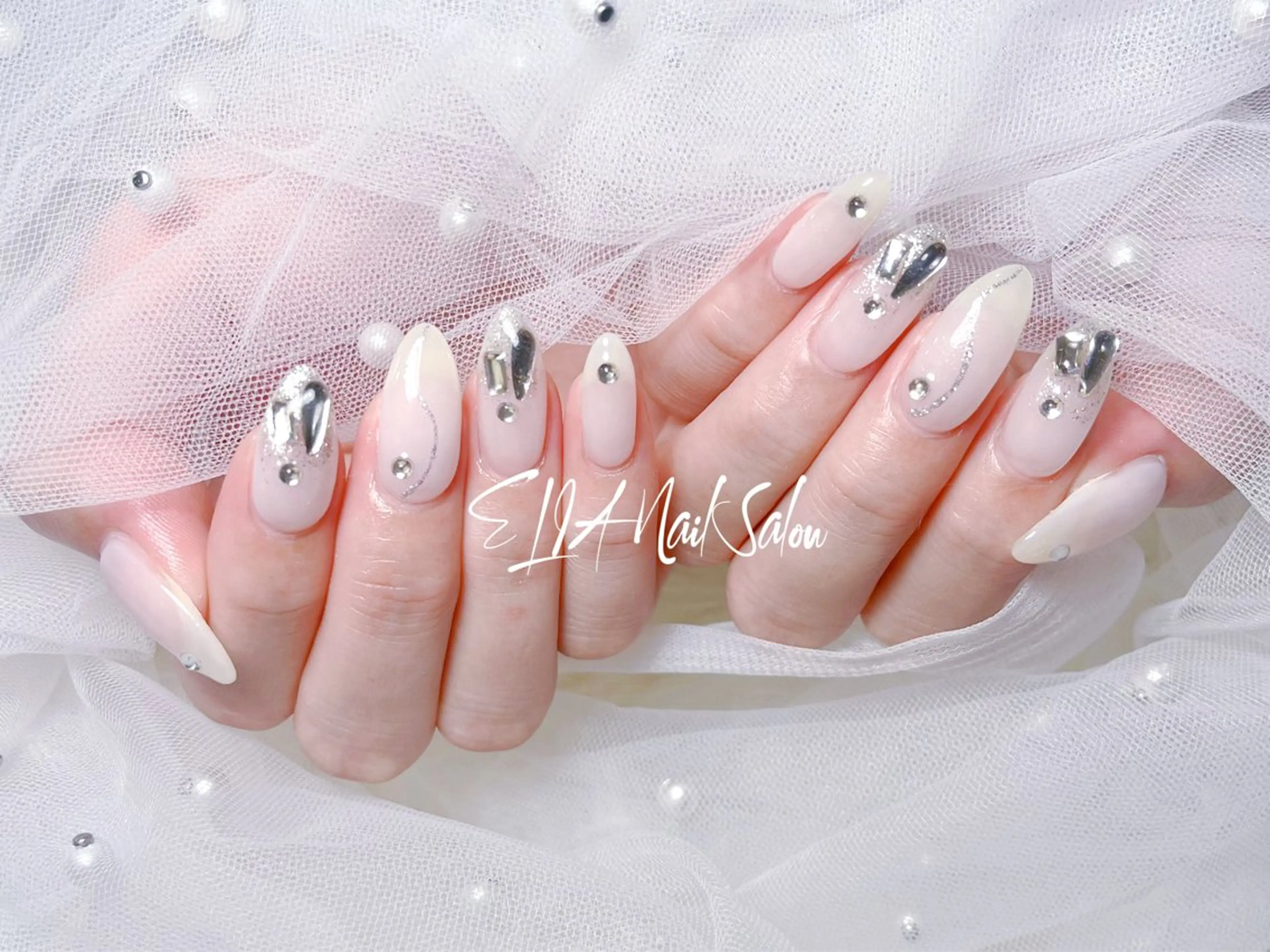 ミディアム ハンドネイル ハンドケア ELIA【エリア】 nailsalonのネイルデザイン
