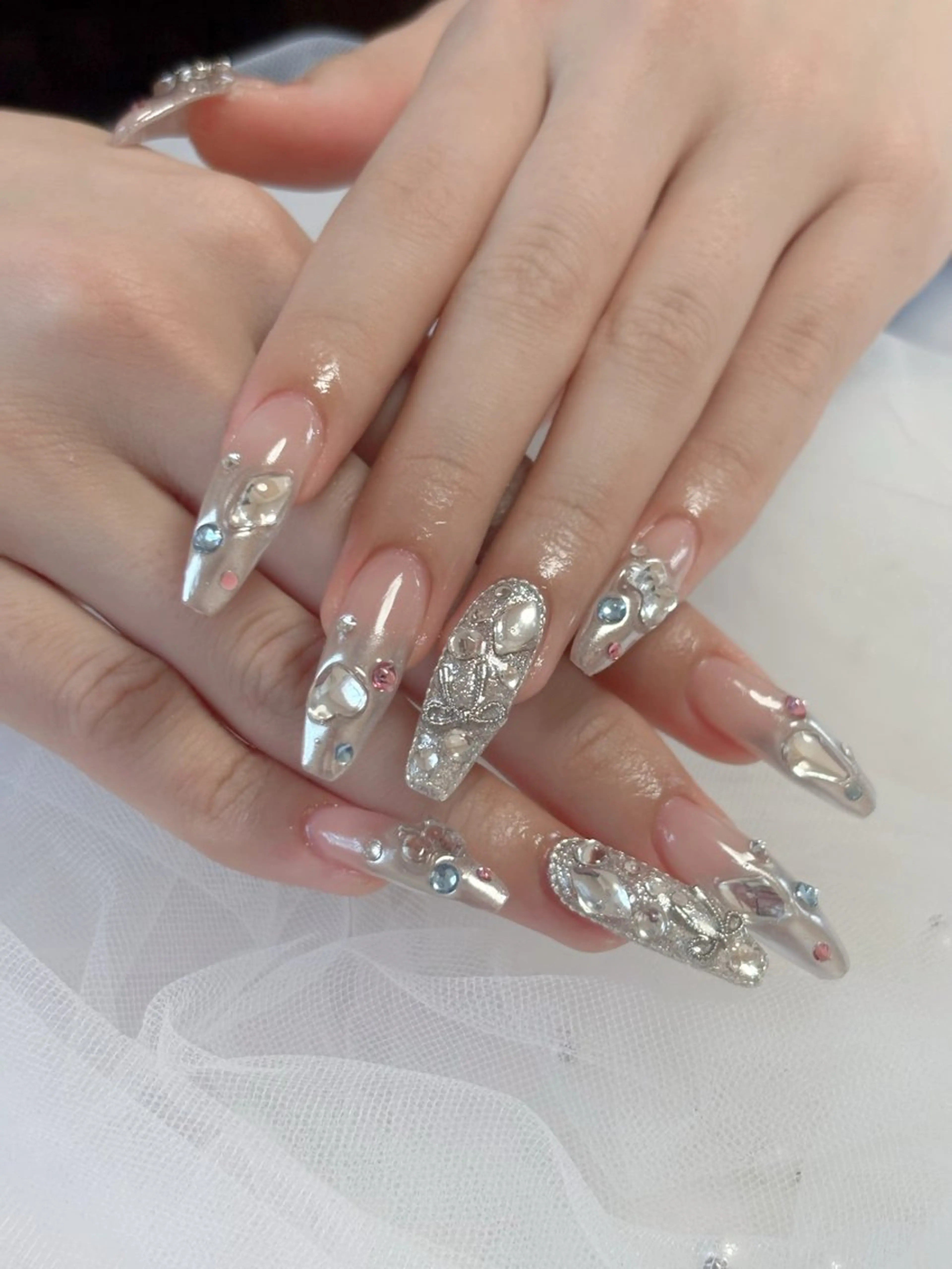 ネイル グラデーション ミラーネイル Nailsalon Lariaのネイルデザイン