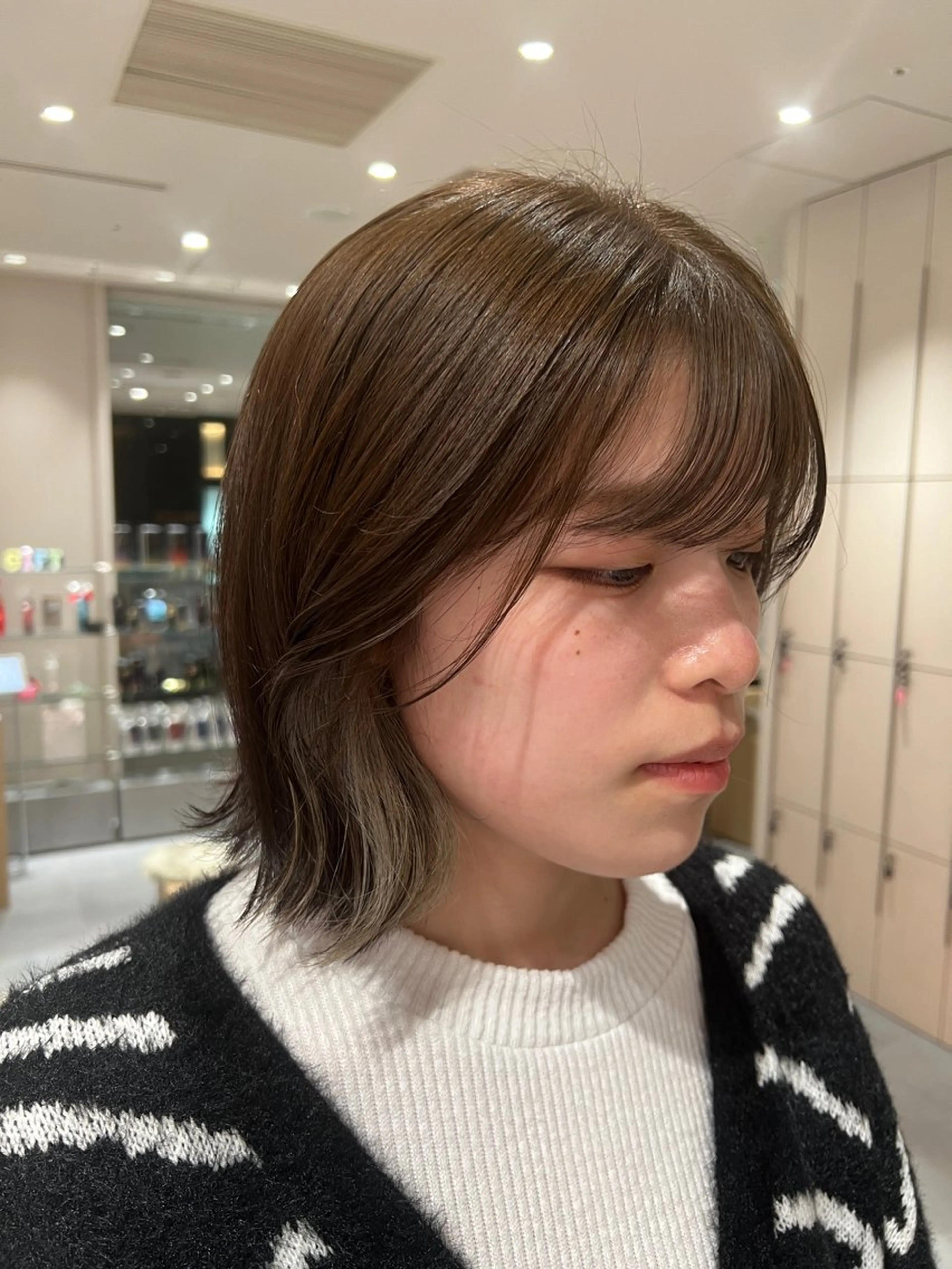 カラー 透明感カラー イヤリングカラー kako　ショート ボブのヘアスタイル