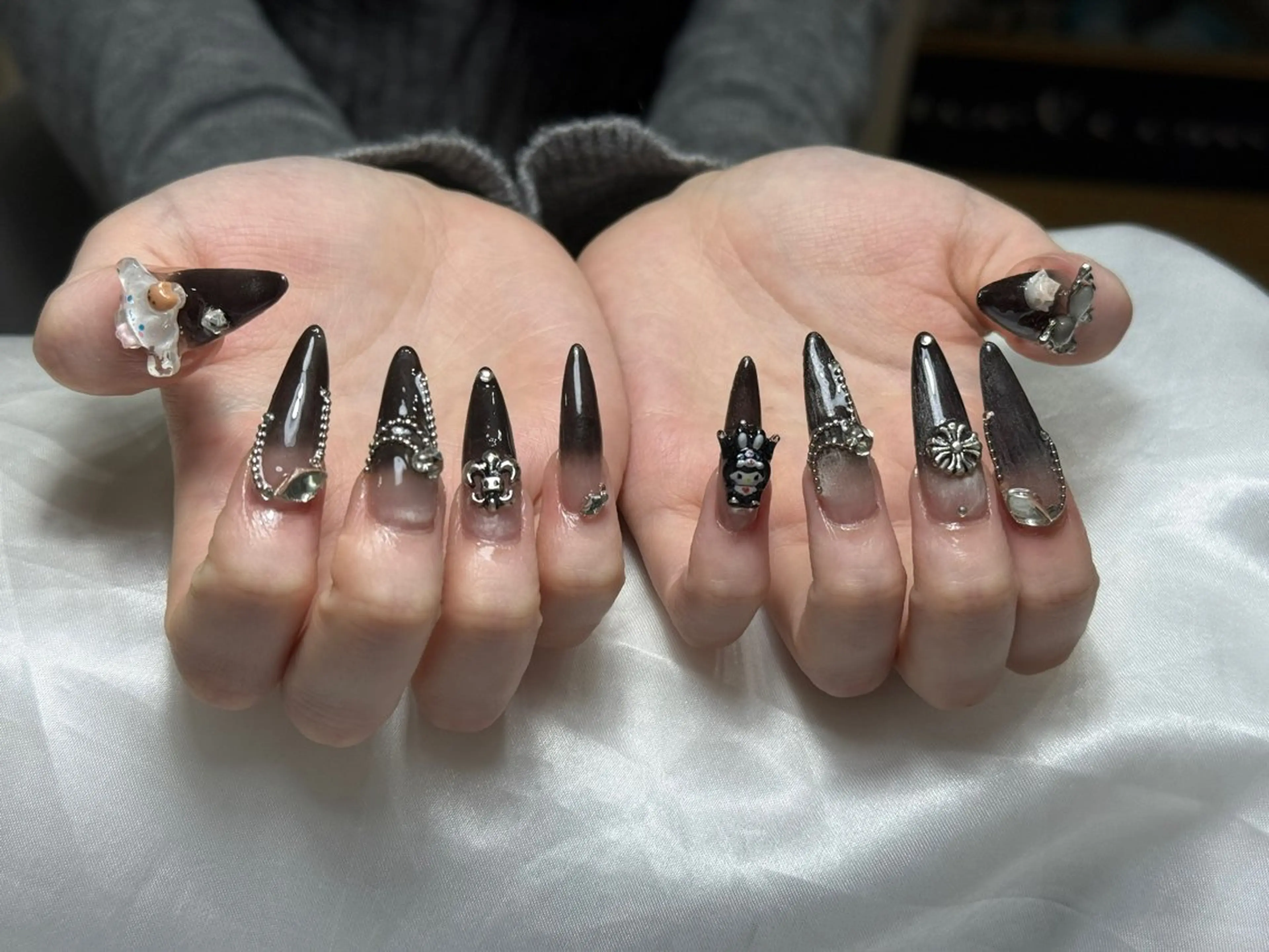 ネイル アートネイル フラワーネイル フレンチネイル ジェルネイル グラデーション ハンドネイル Ryunail所属・Ryu Nail NekoChanのネイルデザイン