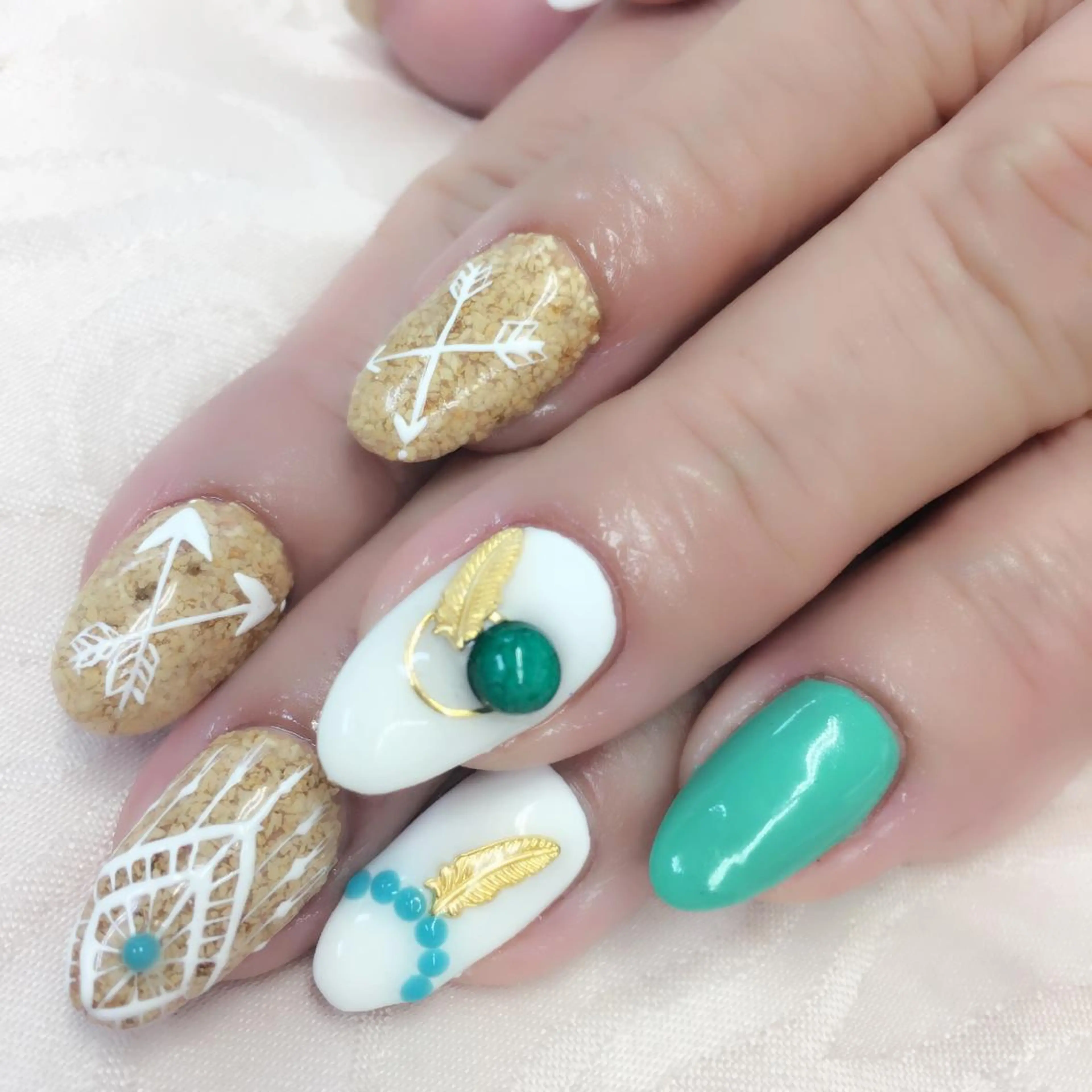 ネイル ハンドネイル フットネイル Angeailes〜アンジュエール〜所属・開運ネイル Angeailesのネイルデザイン