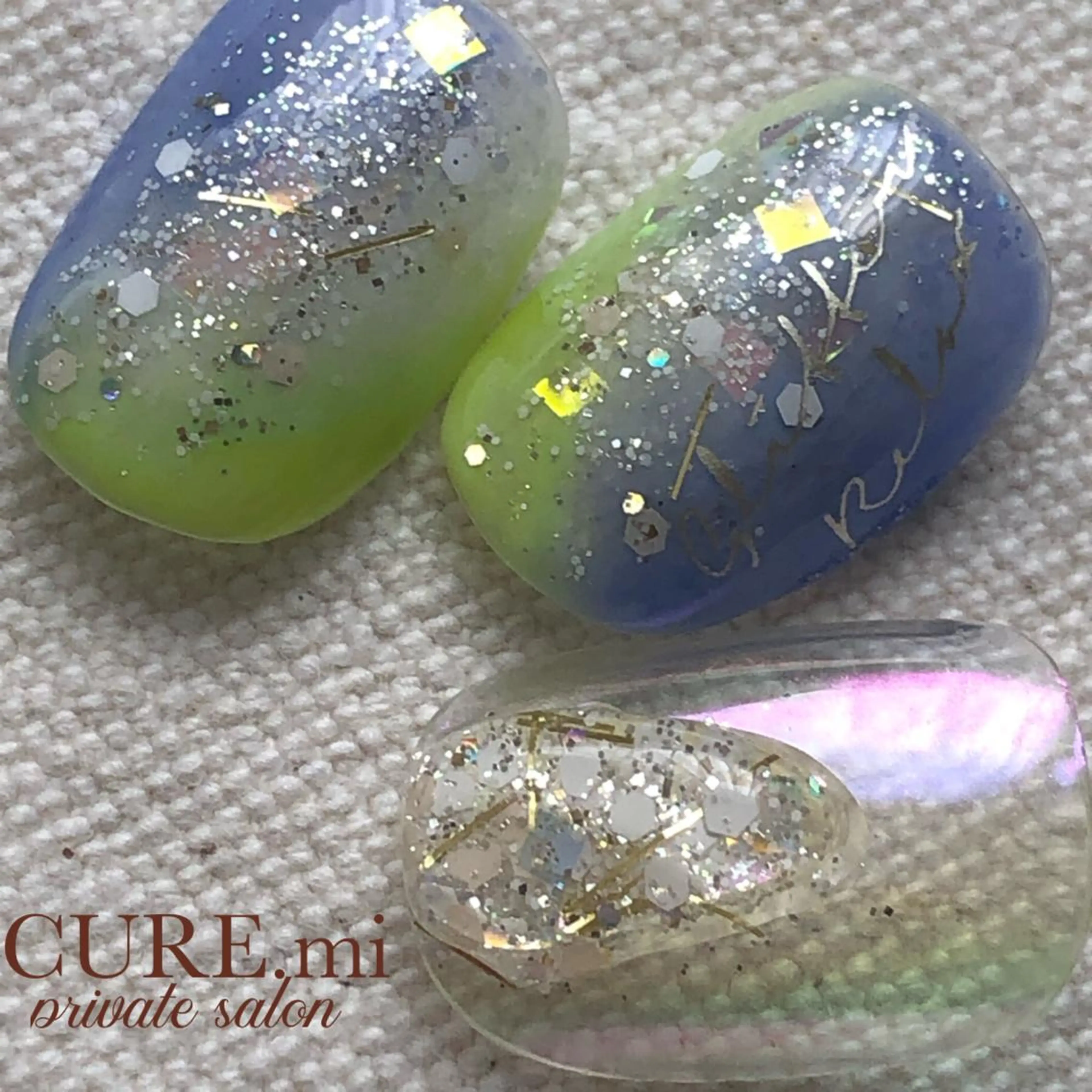 ネイル オーロラネイル ニュアンスネイル ハンドネイル ハンドケア CURE.mi所属・伊藤 美香のネイルデザイン