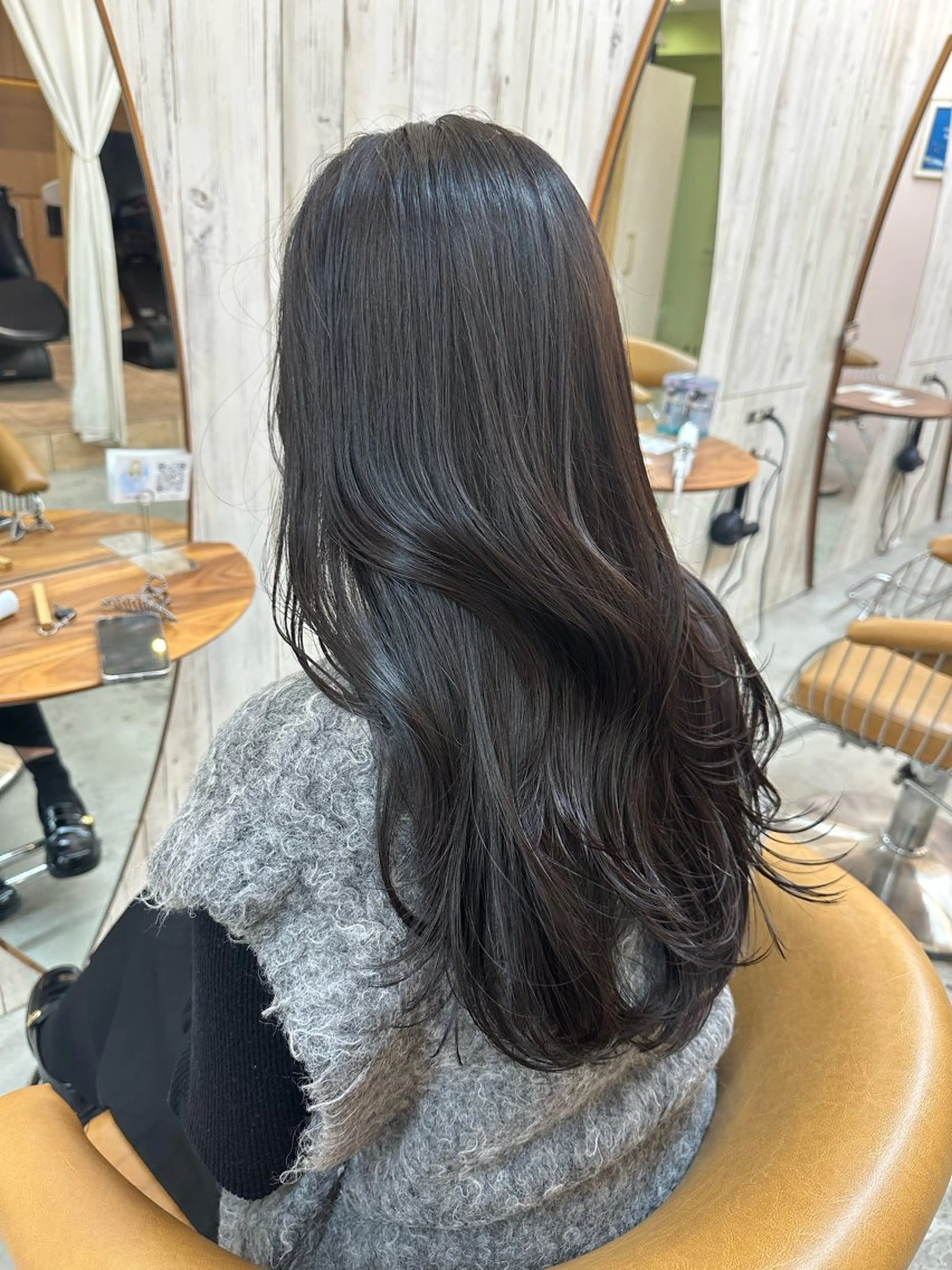 ロング レイヤーカット カット ヘアカラー トリートメント 縮毛矯正💎ショート /パーマ❣️ともきのヘアスタイル