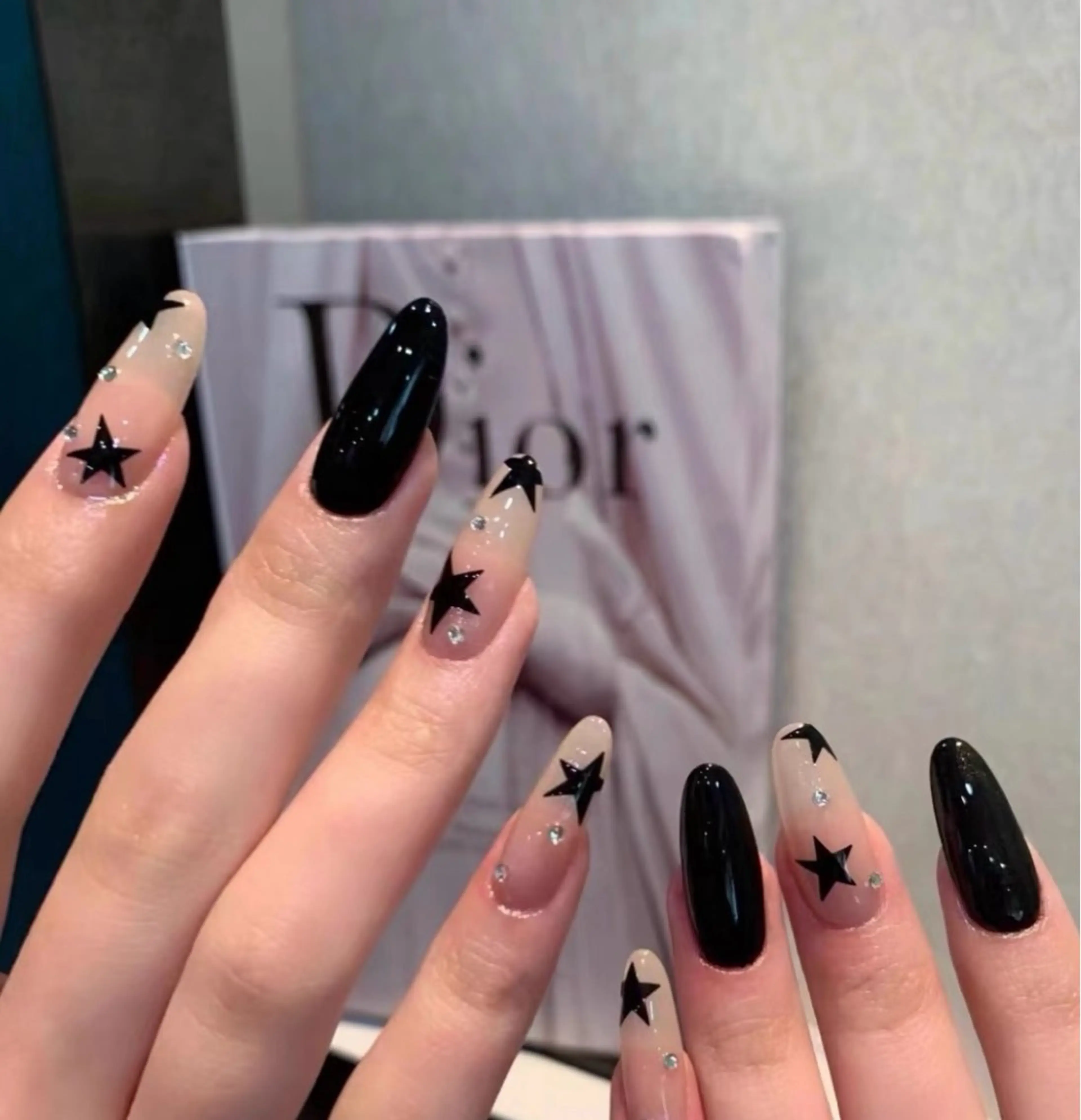 ネイル アートネイル べっ甲ネイル チークネイル 長さ出し フラッシュネイル ハンドネイル ハンドケア For you. Nail Salonのネイルデザイン