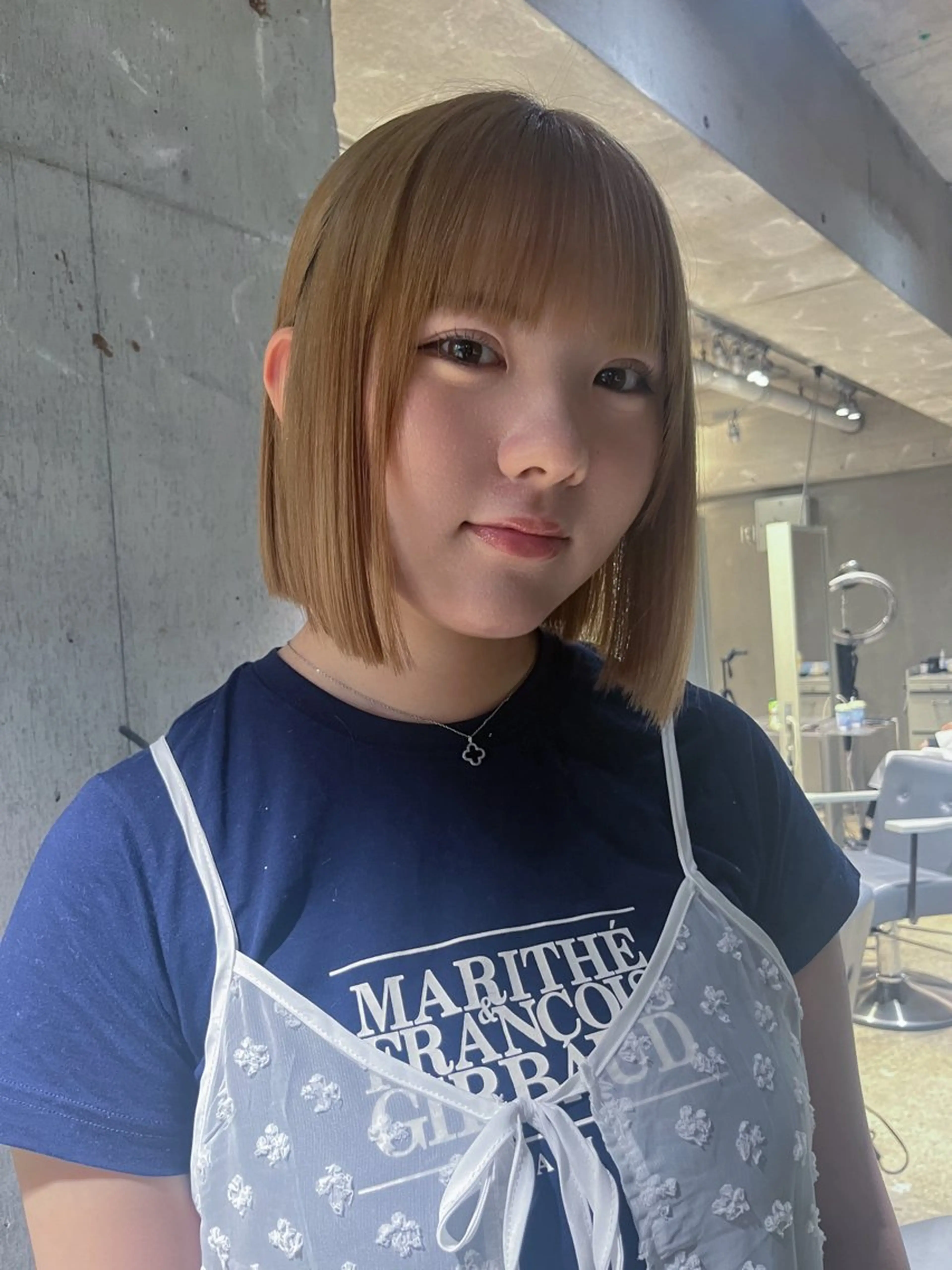 ミディアム 愛瑠奈 erunaのヘアスタイル