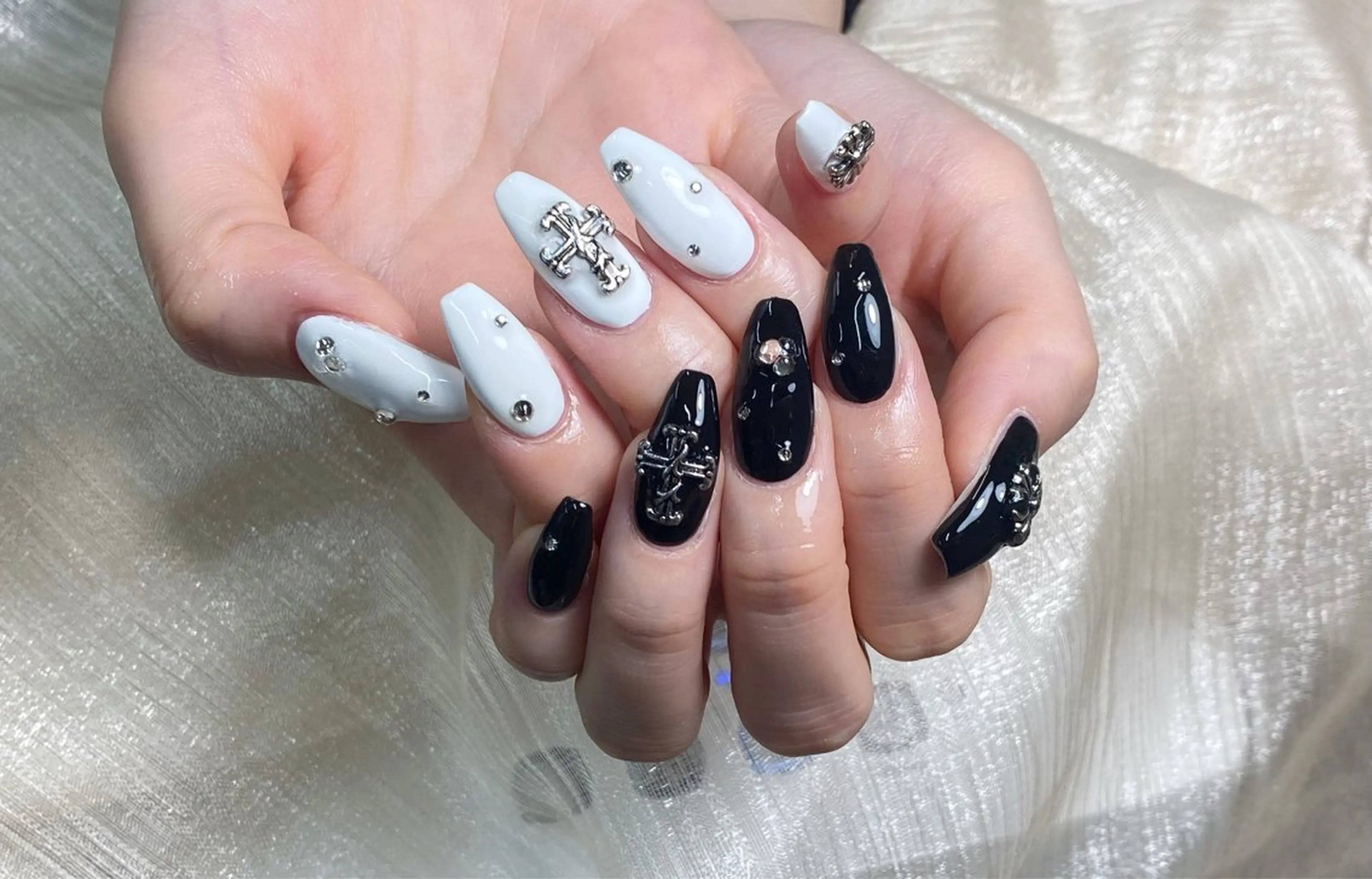 ネイル ハンドネイル ToliyDeliy Keilyのネイルデザイン
