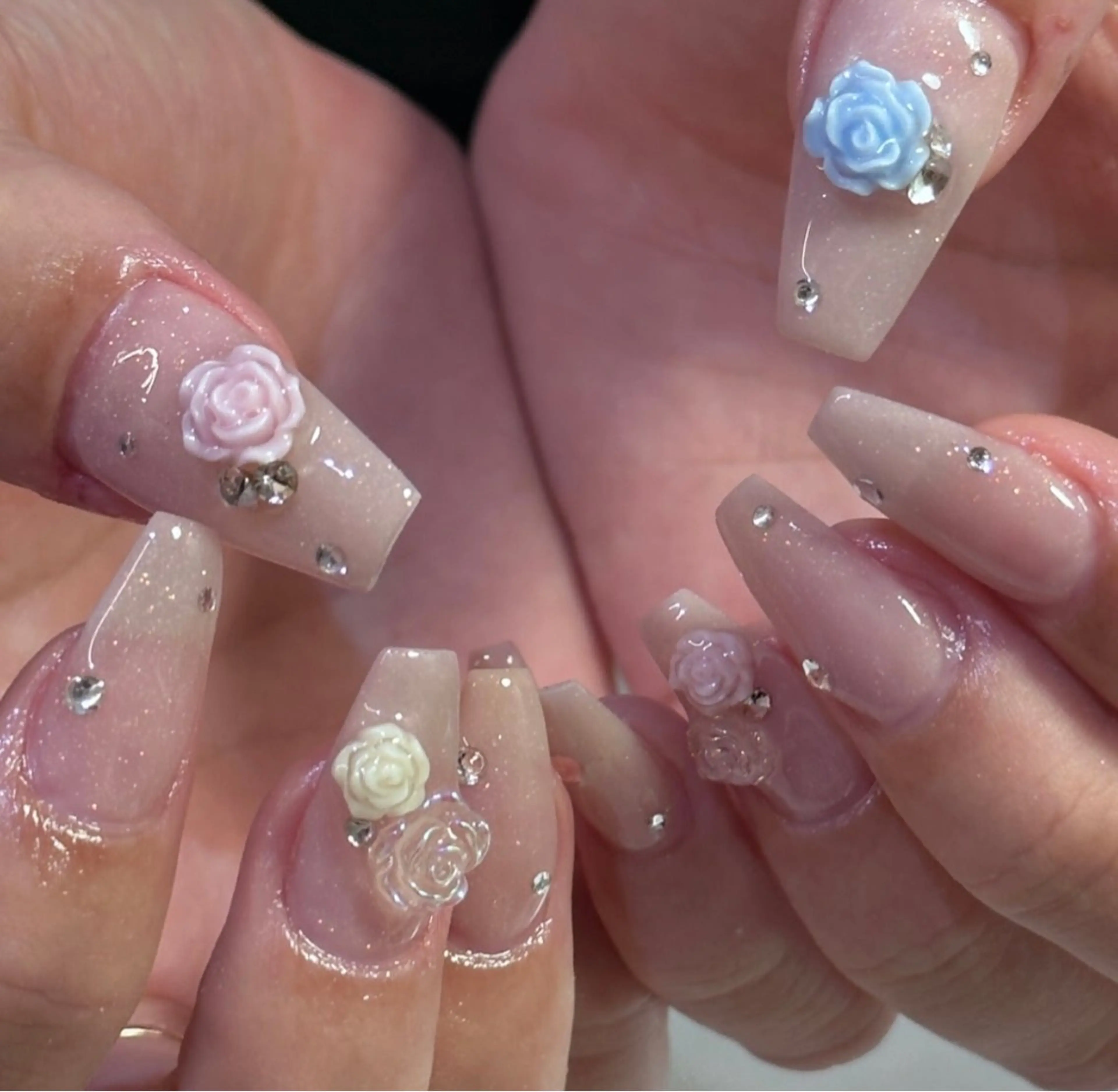 ネイル 長さ出し グラデーション キラキラネイル 韓国ネイル ラメ(グリッター) ハンドネイル ハンドケア Chisa Nail Studio所属・チ サのネイルデザイン