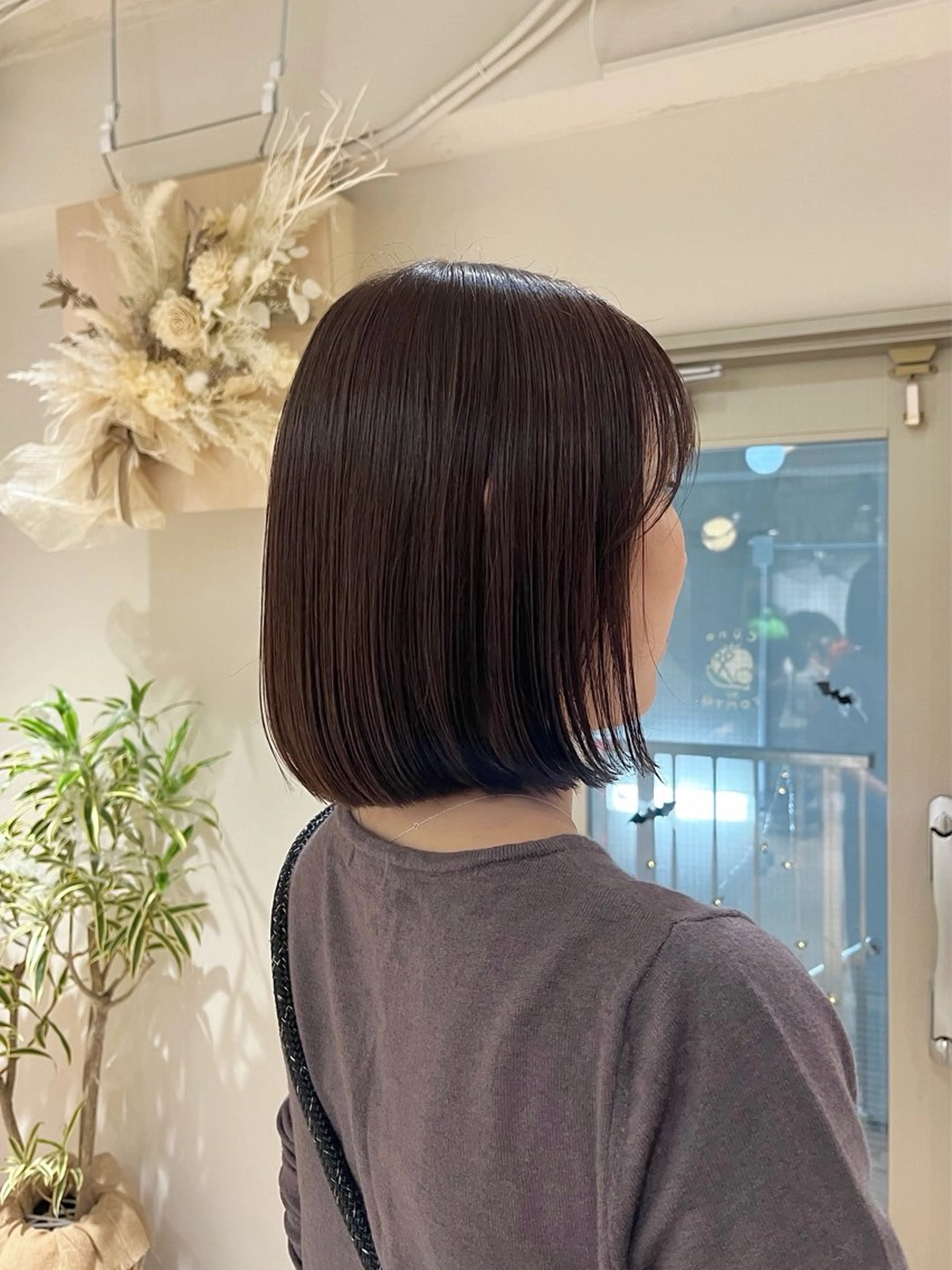ショート カラー 切りっぱなしボブ ラベンダーカラー ボブ カット ヘアカラー KANO🌷 ブリーチなしカラーのヘアスタイル