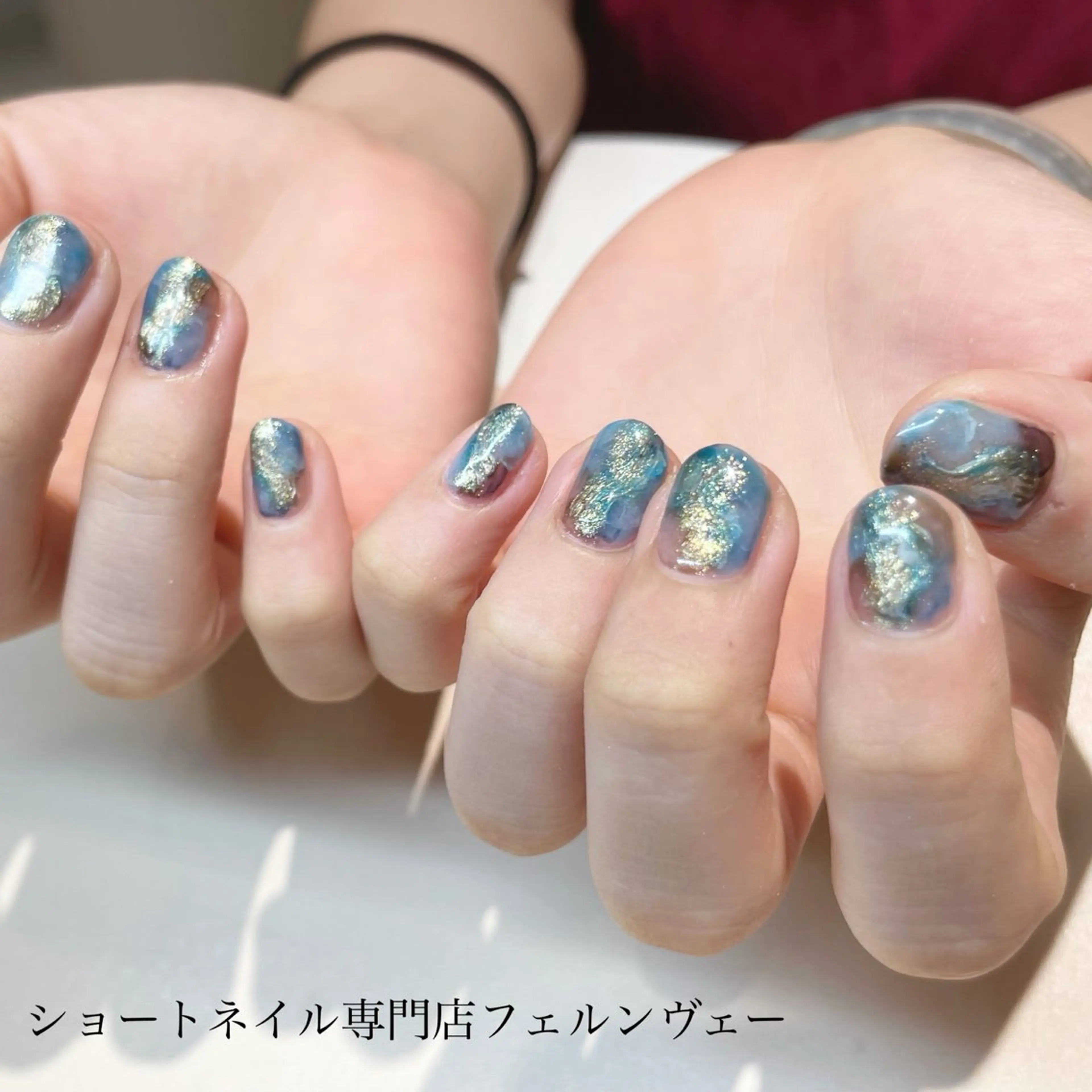 ネイル 水色 ニュアンスネイル ショートネイル専門店フェルンヴェー所属・ショートネイル専門店 フェルンヴェーのネイルデザイン