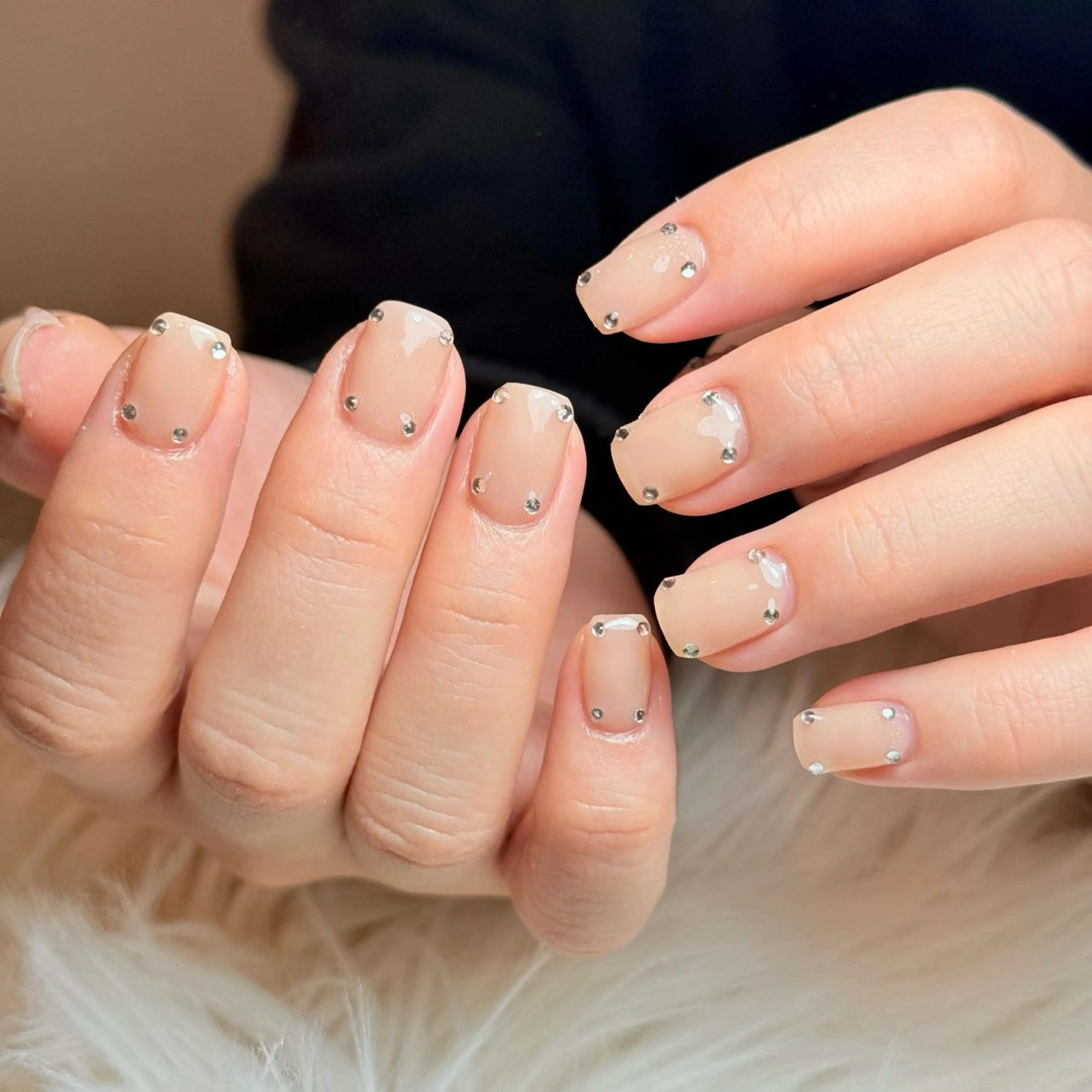 ネイル チークネイル フレンチネイル グラデーション キラキラネイル 韓国ネイル ハンドネイル Risa_ Nailのネイルデザイン