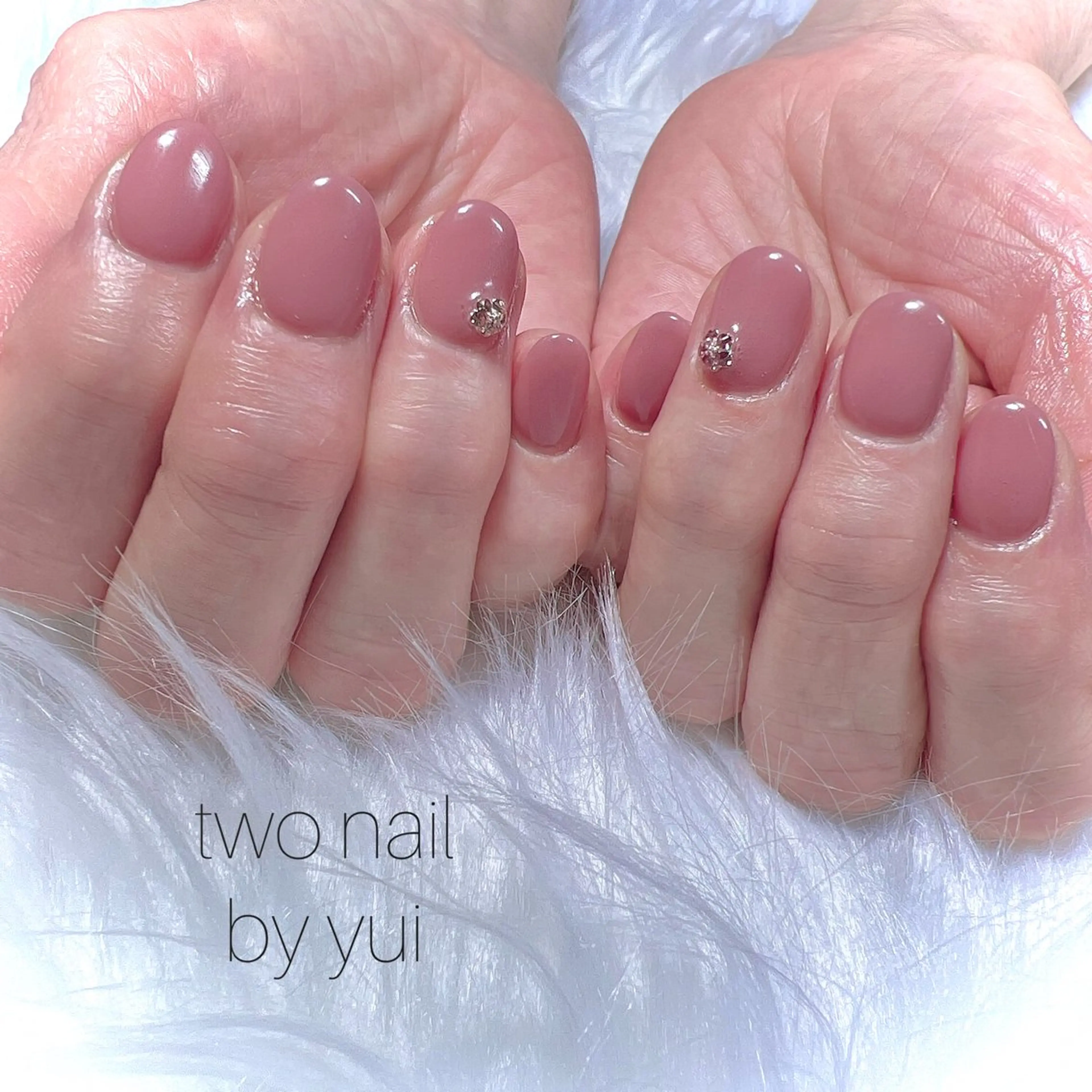 ネイル ネイルチップ ホワイト ハンドネイル two nailのネイルデザイン