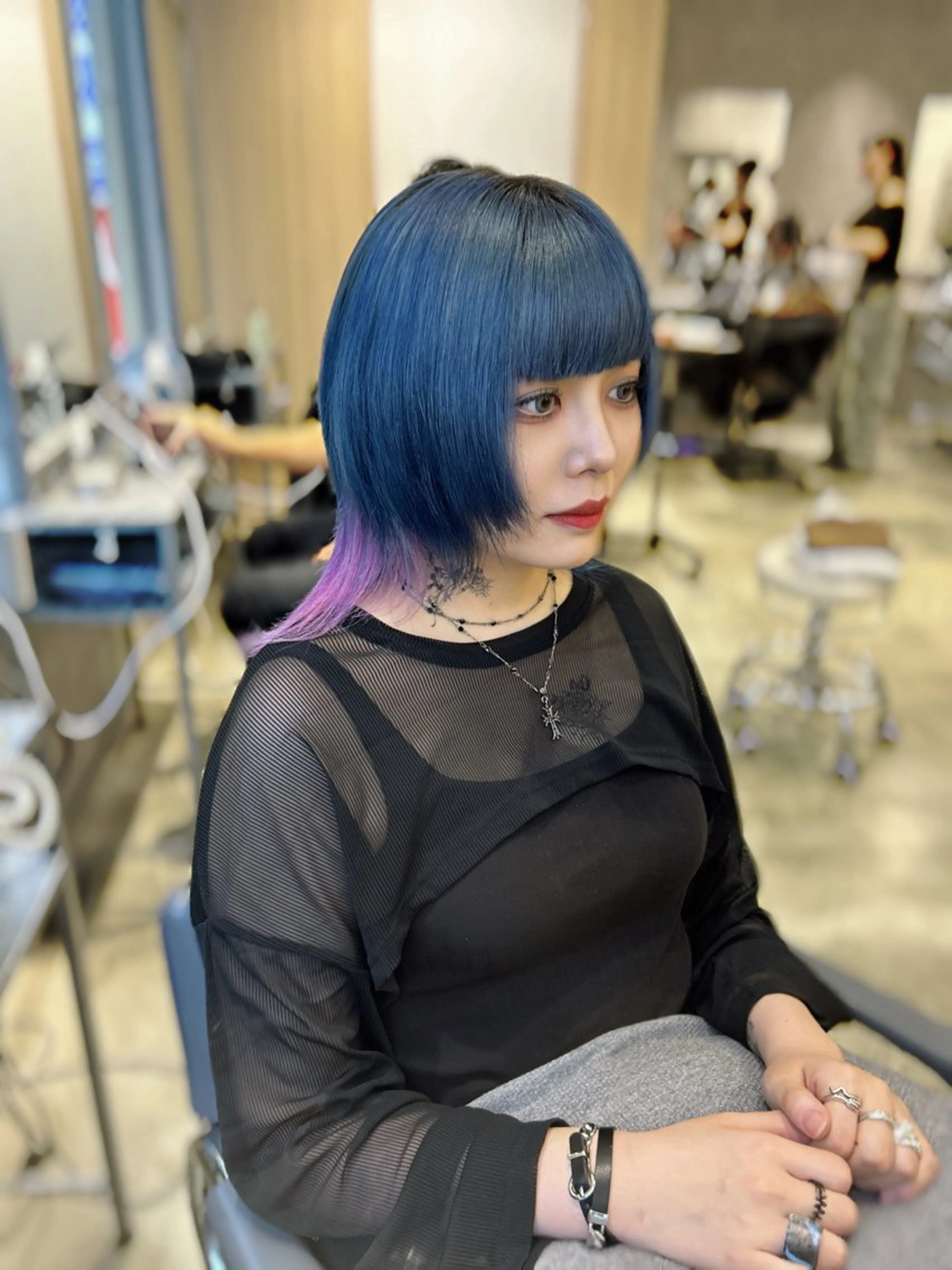 ミディアム カラー デザインカラー ウルフカット 新宿ハイトーン /艶髪カラー/のりかのヘアスタイル