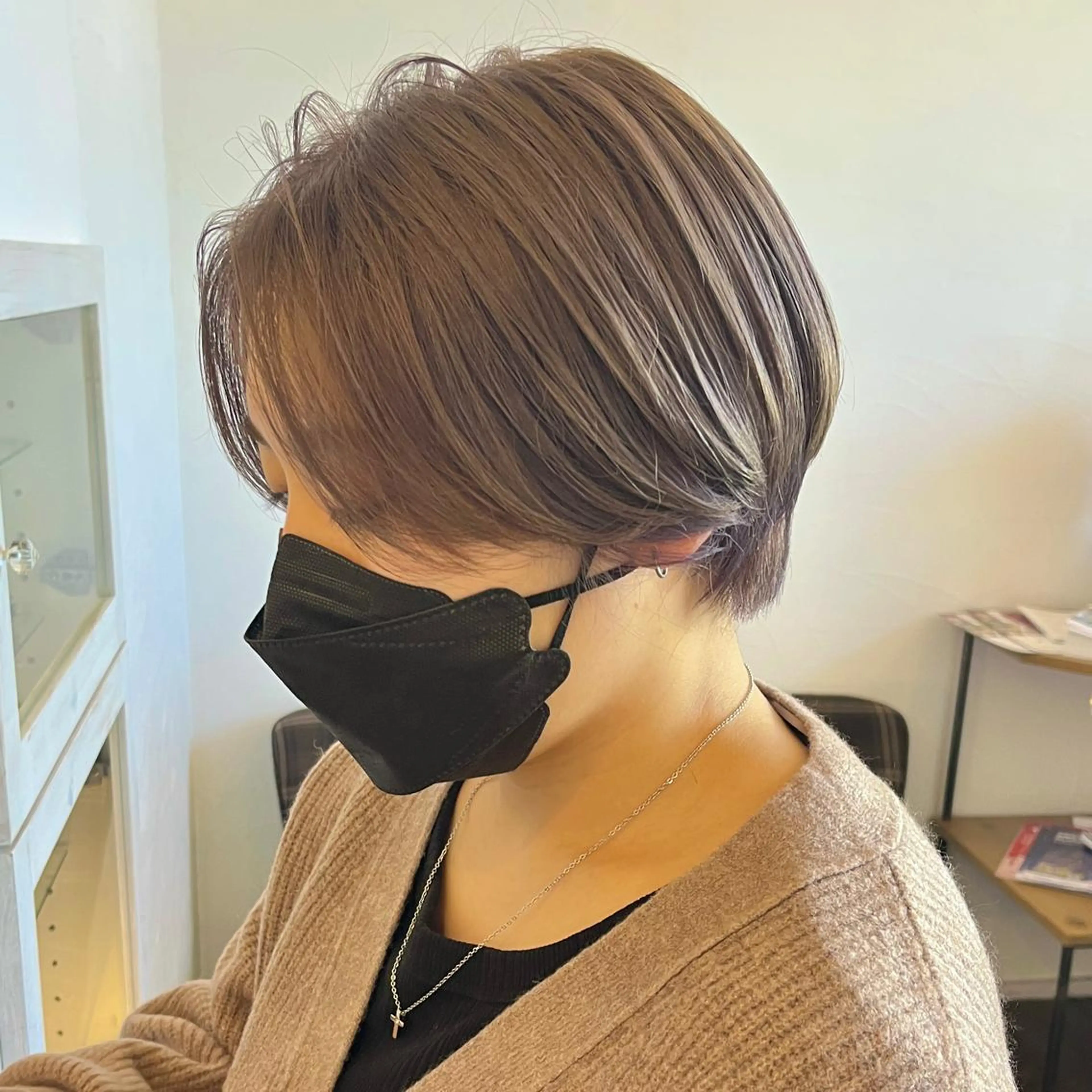 ショート カラー ブリーチ グレージュ ラベンダーカラー ラベンダーグレージュ ラベンダーグレー 伊藤ゆかり/髪質改善 /透明感カラーのヘアスタイル