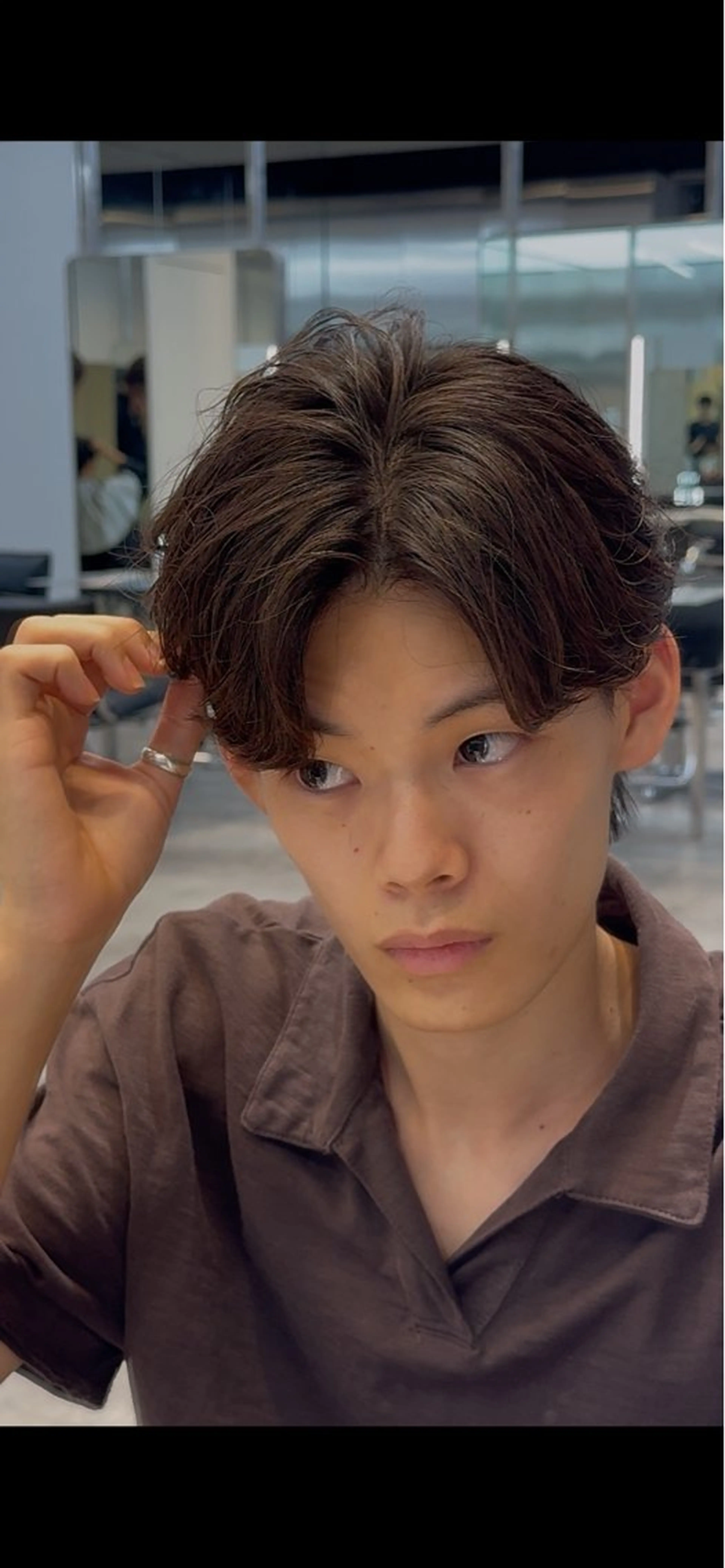 ショート パーマ ヘアアレンジ メンズ フェザーパーマ メンズパーマ ニュアンスパーマ カット パーマ fifth / 六反穂 龍介のヘアスタイル