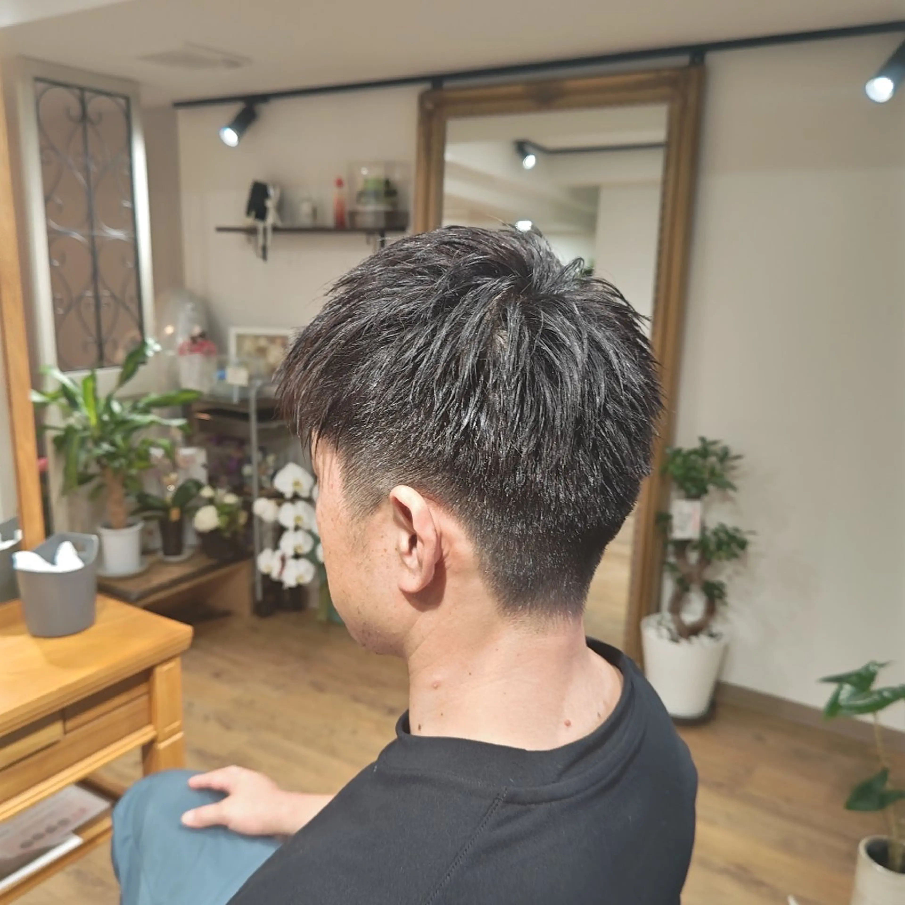 ⭐️メンズ専用⭐️ カット＋フルカラー　　耳たぶまでの長さそれ以上は＋1100の写真