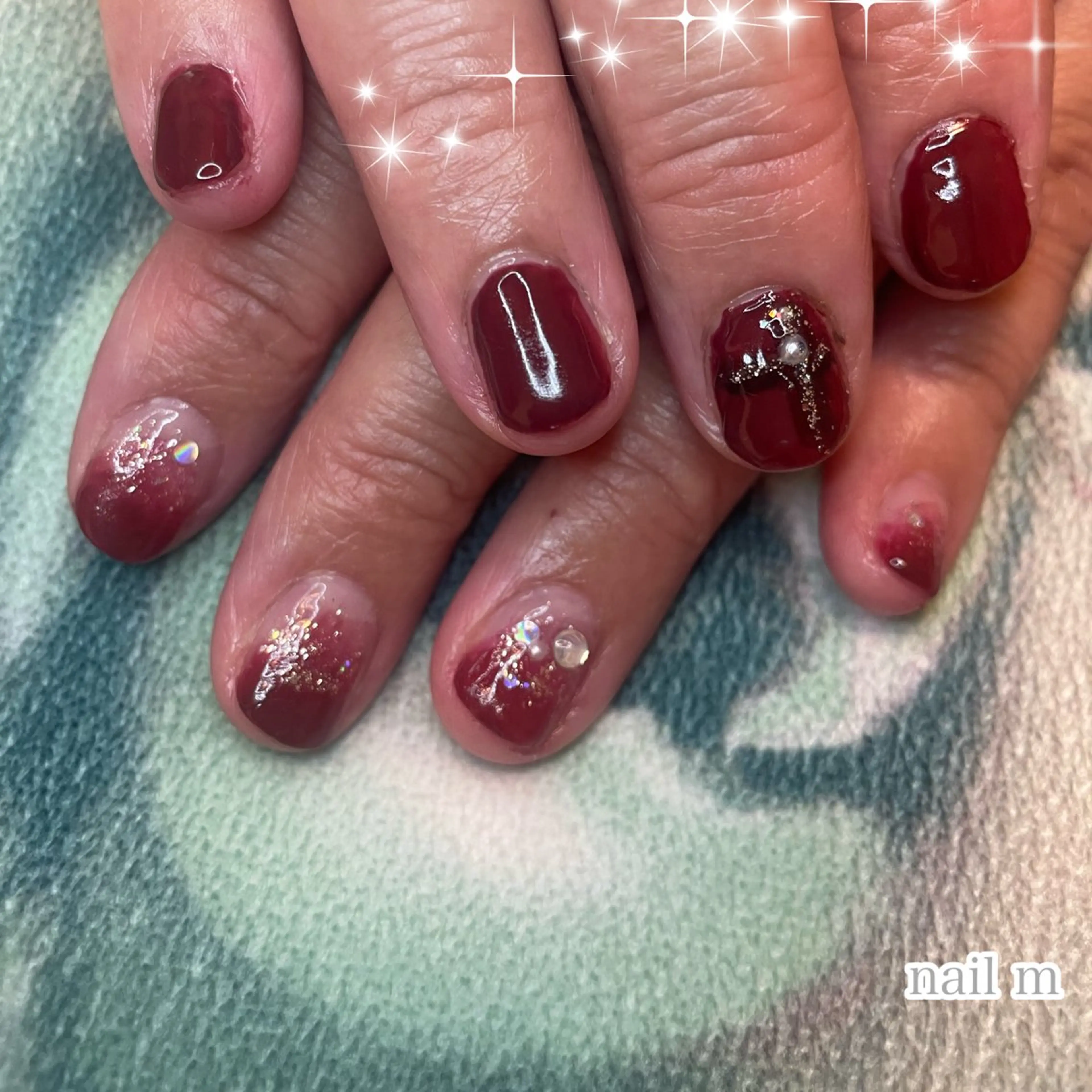 ネイル ボルドー グラデーション ワンカラーネイル ショートネイル シルバー NAIL★M 真紀のネイルデザイン
