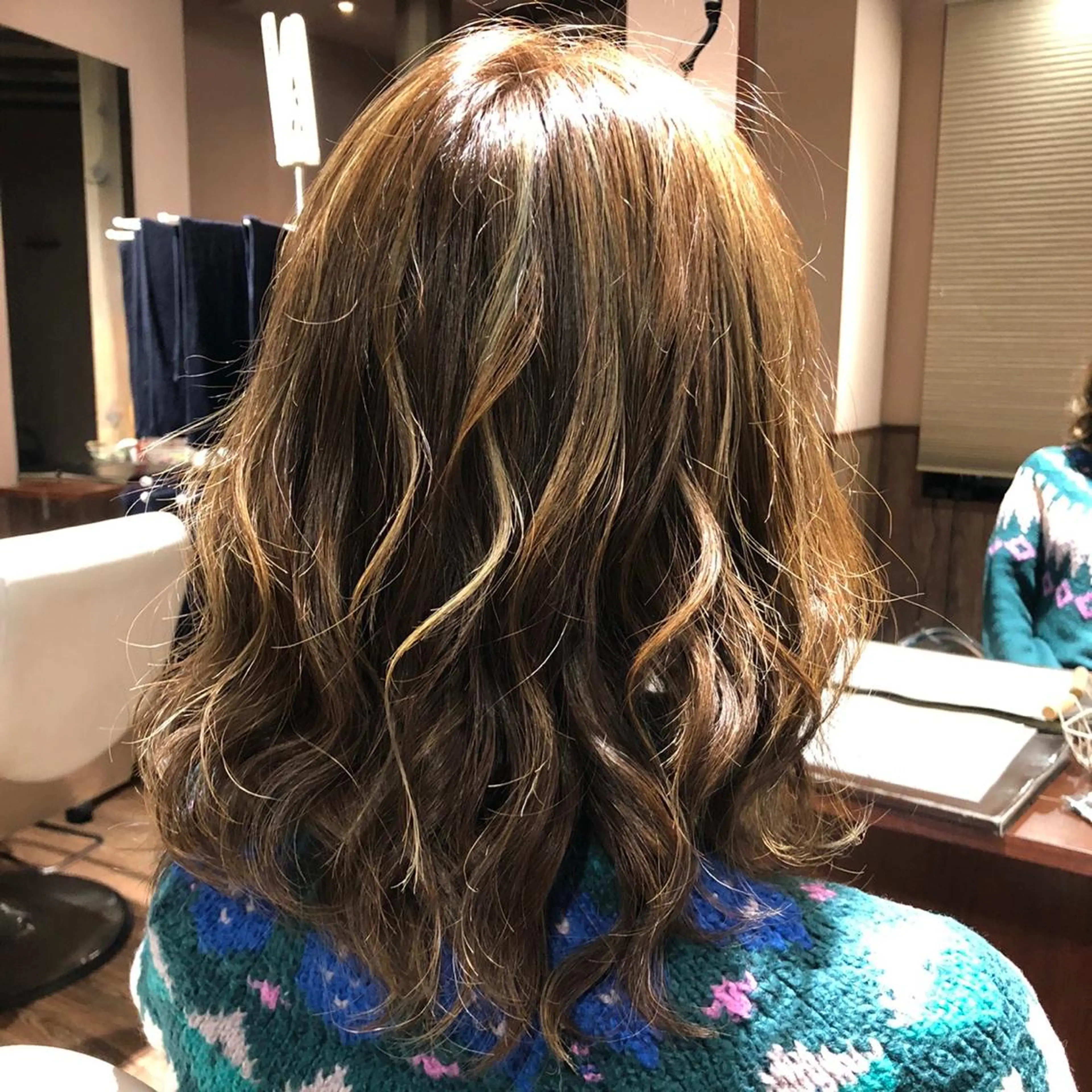 ミディアム カラー ハイライトカラー ハイライト カット ヘアカラー トリートメント OZ designmarket所属・西船橋/唐澤 若菜𓂃 𓈒𓏸のヘアスタイル