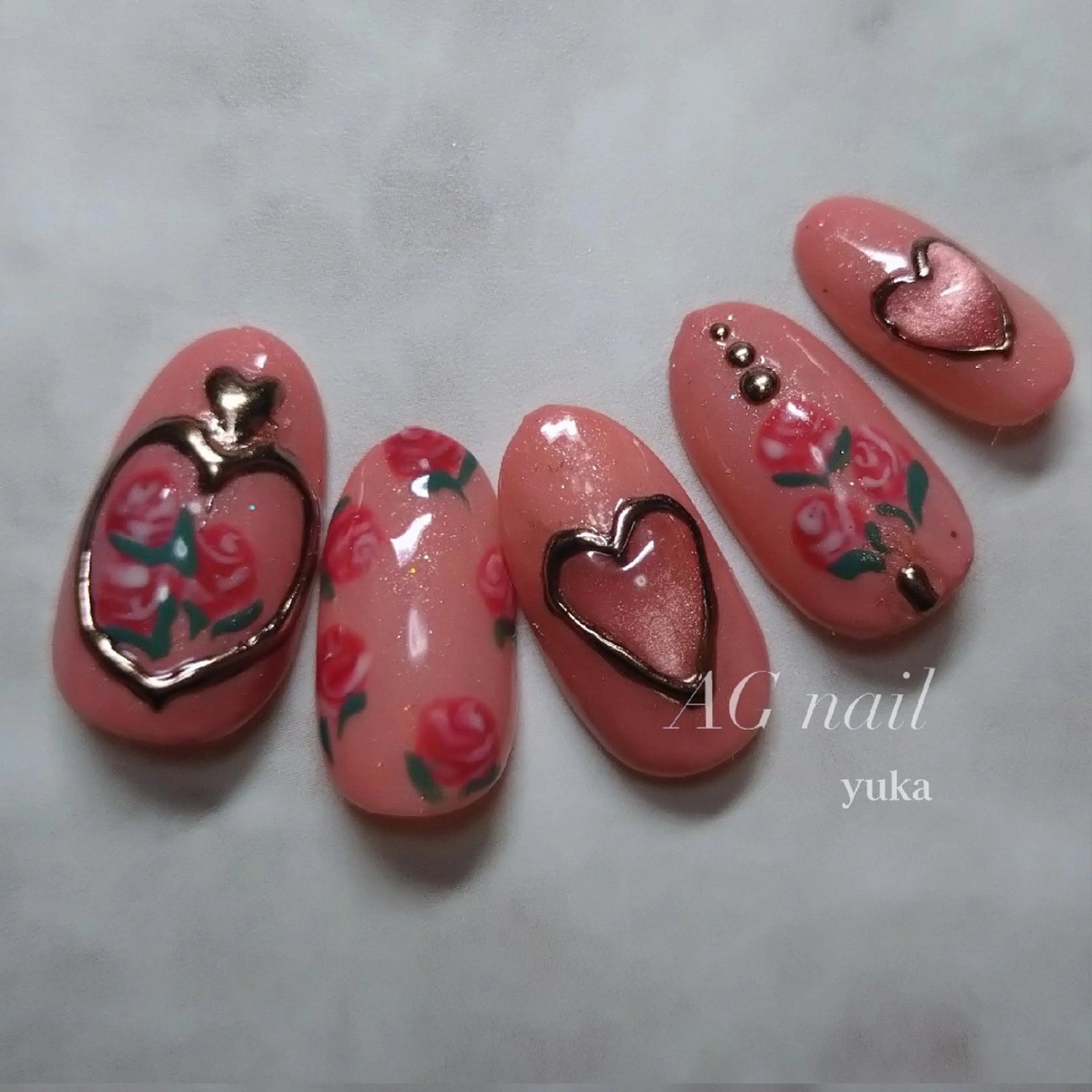ネイル ミラーネイル ぷっくりネイル ハンドネイル AG nail 〚　yuka　〛のネイルデザイン