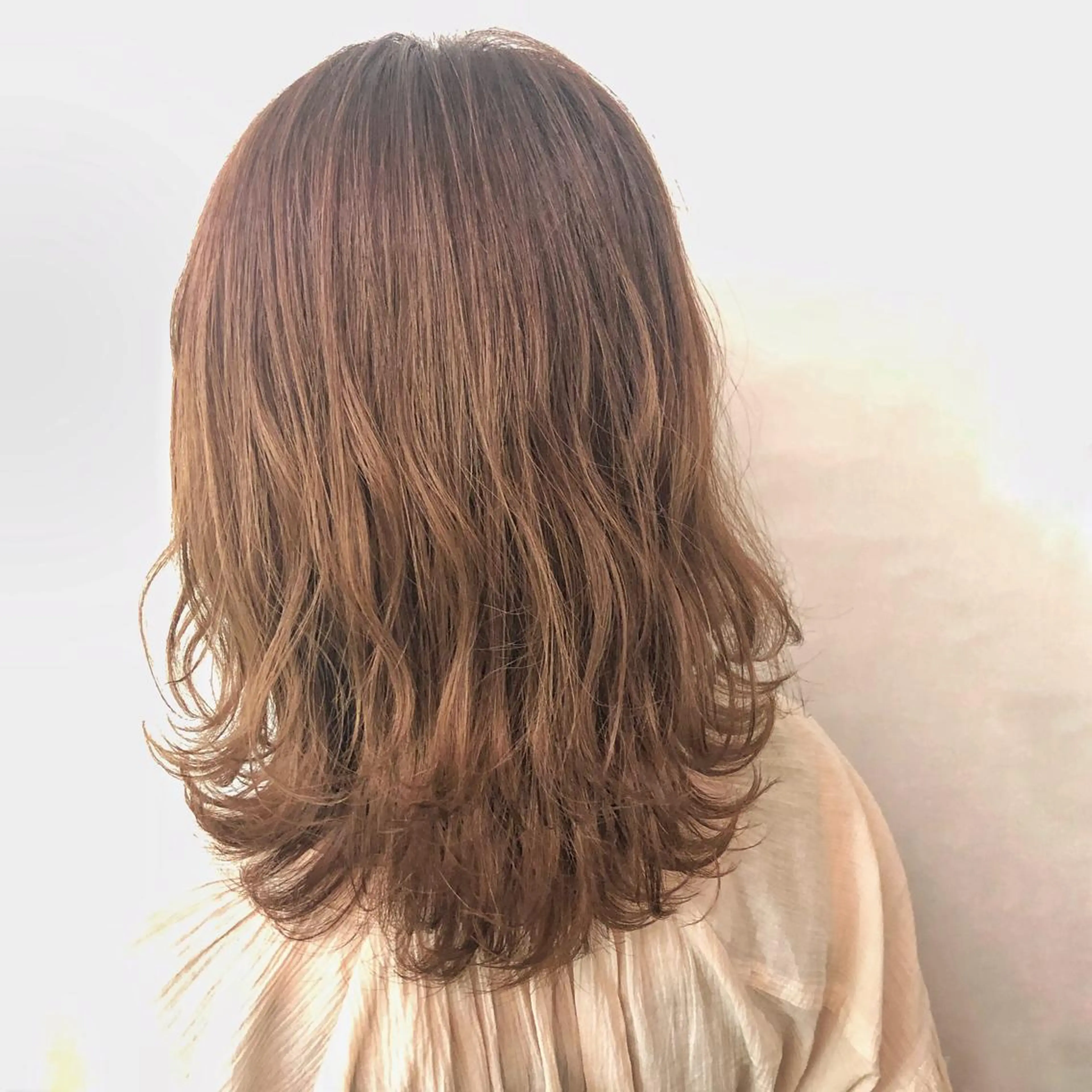 ミディアム カラー ヘアアレンジ ベージュカラー ブラウンカラー ブラウンベージュ SNSで大バズり‼️ 欧米風ヘア大ヒット中のヘアスタイル
