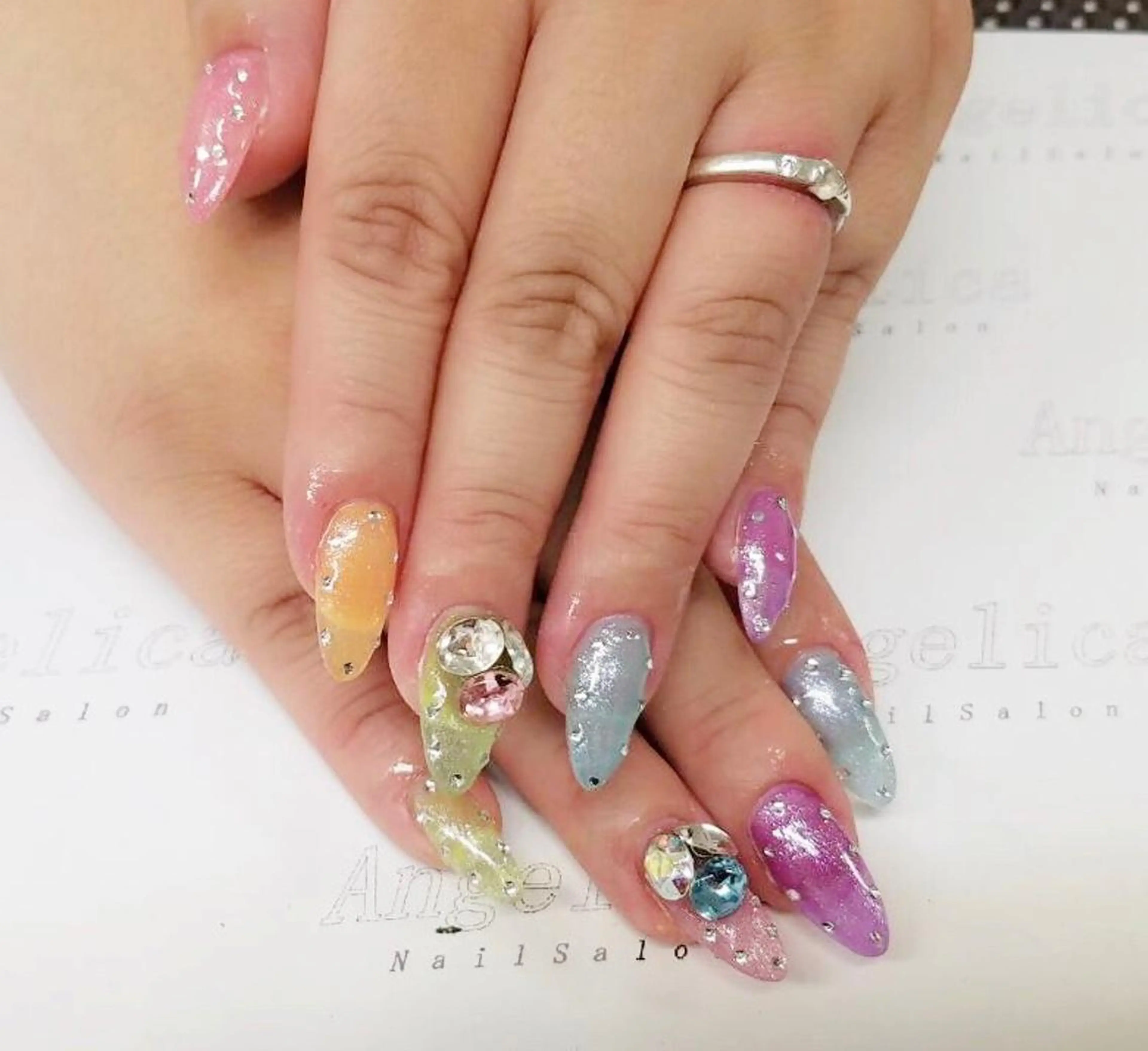 ネイル Angelica ネイリストのネイルデザイン