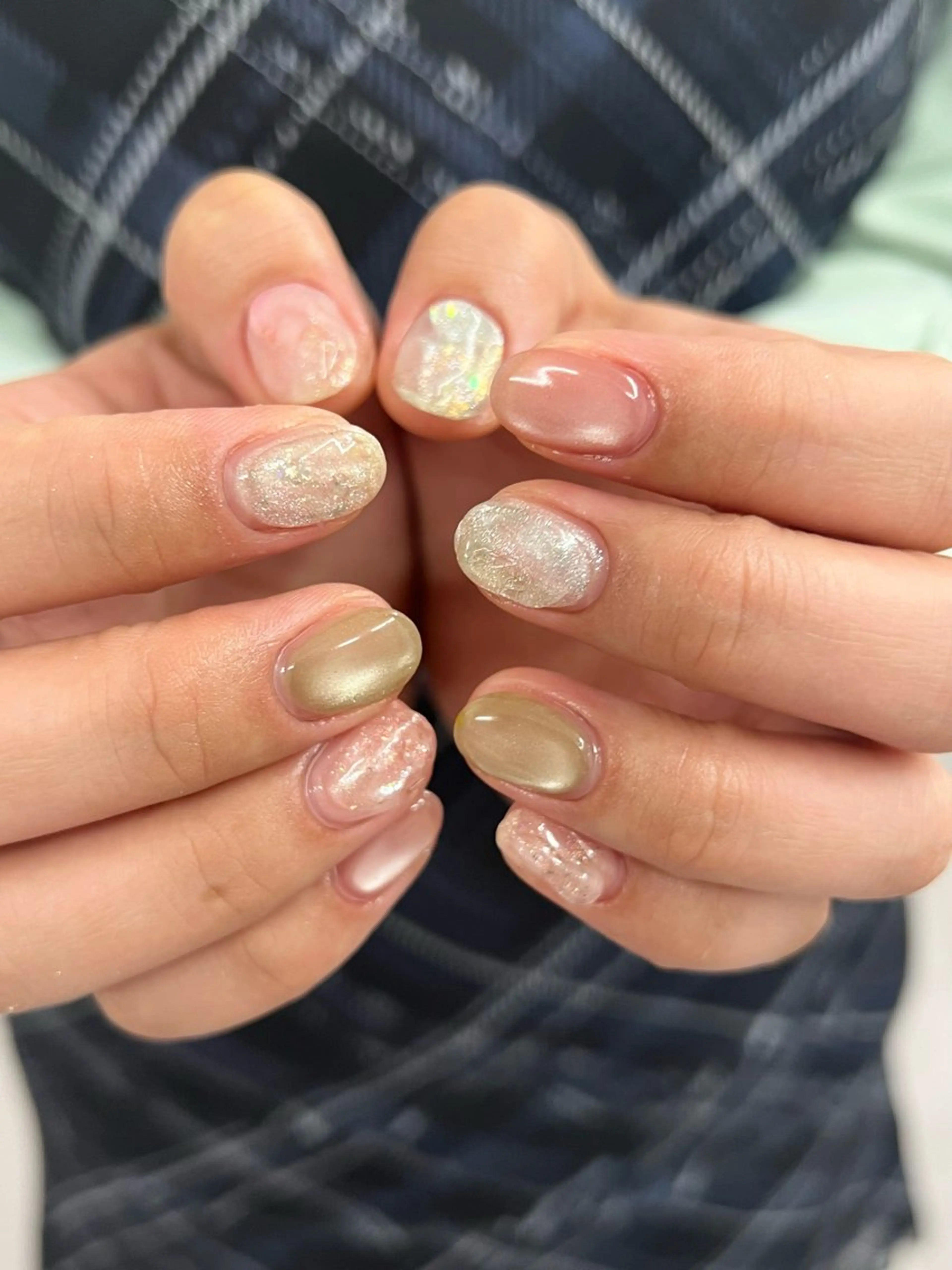ネイル ジェルネイル グリーン マグネットネイル ニュアンスネイル パラジェル ハンドネイル ハンドケア Bana_ Nailのネイルデザイン