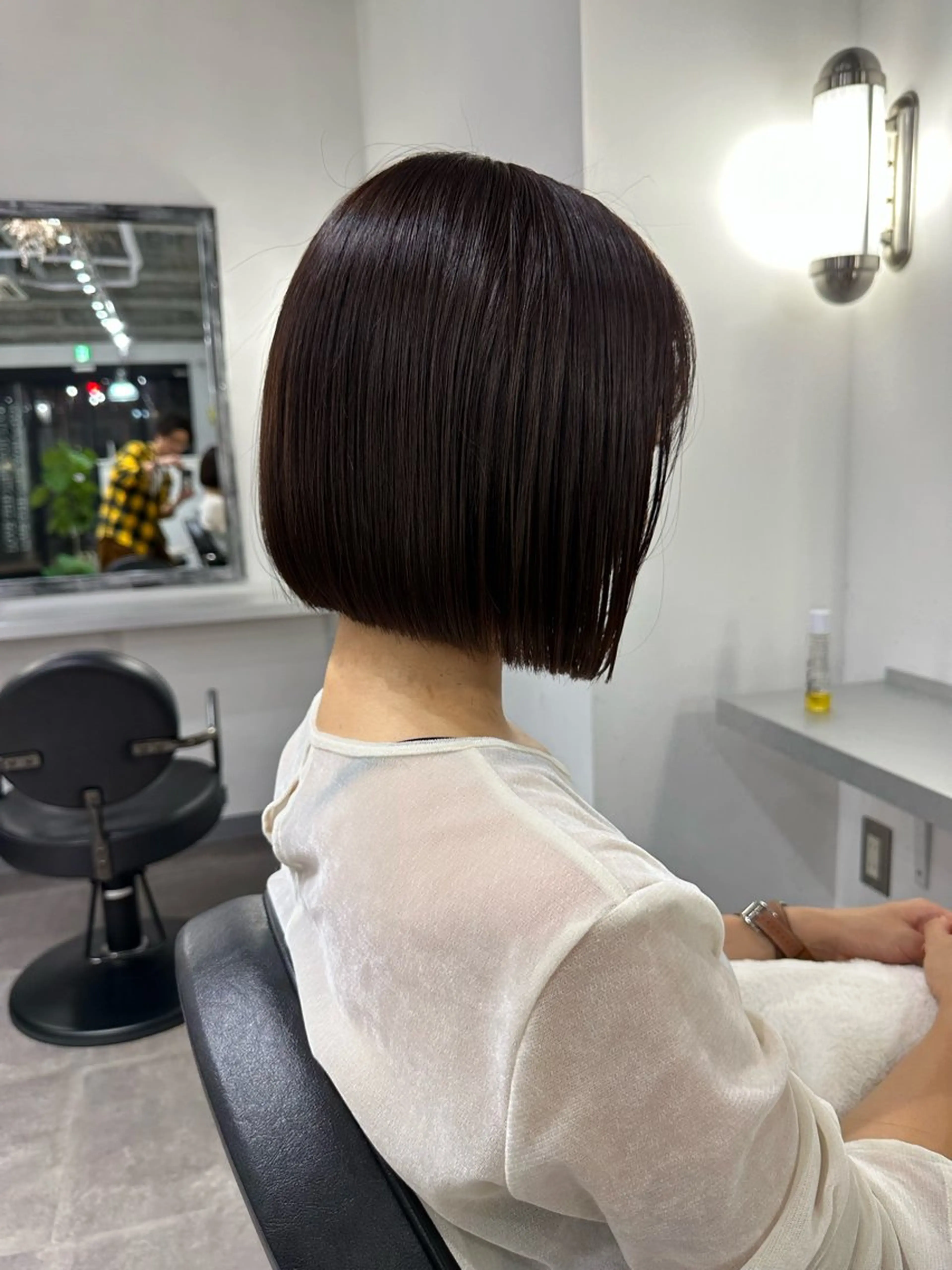 ショート カラー 切りっぱなしボブ グレージュ ボブ 篠崎 佑季のヘアスタイル