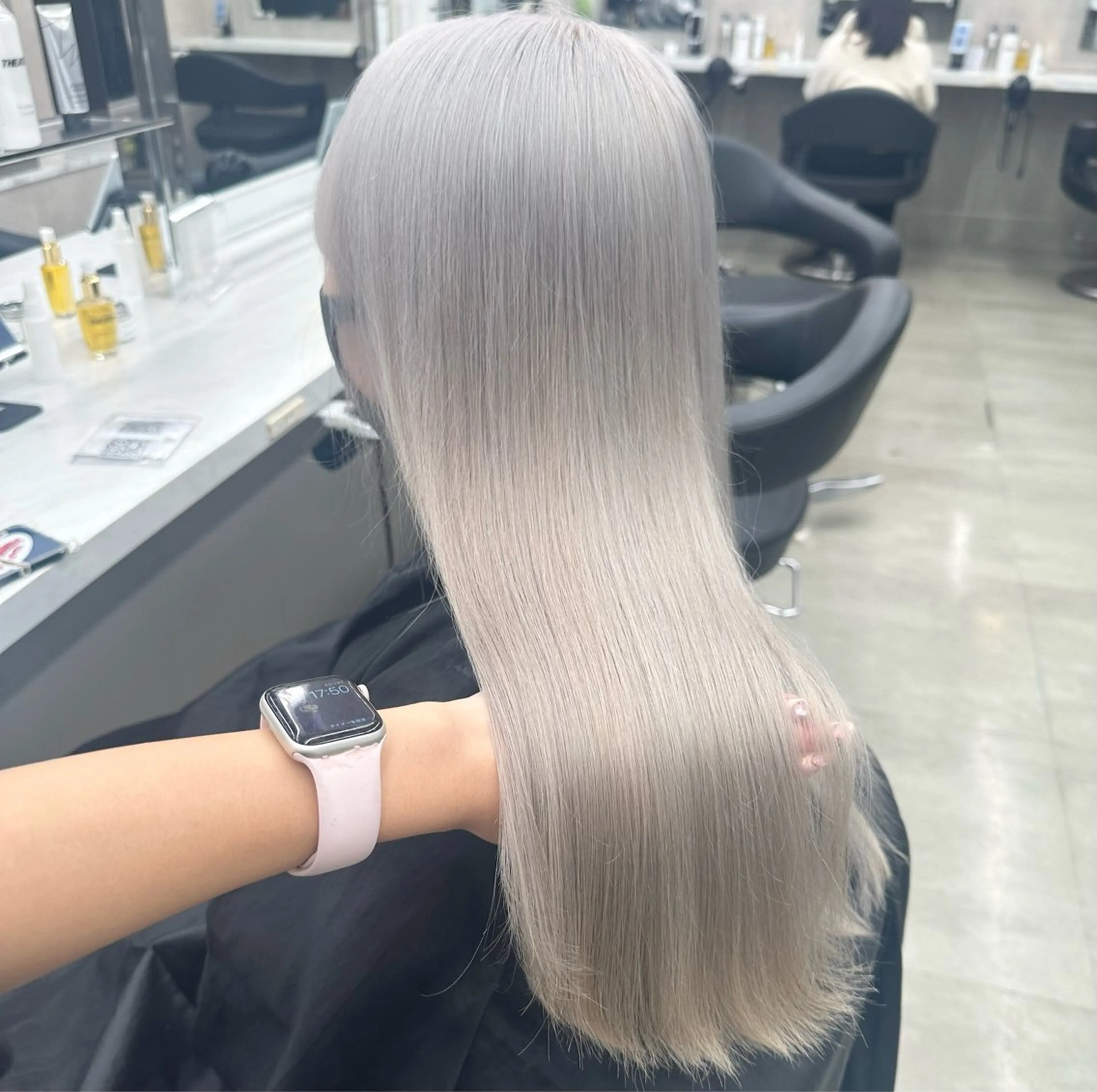 ロング カラー ベージュカラー 黒髪 ブリーチ ブルーカラー ブルーブラック 🪞ハイトーン🪞 🤍waka🤍のヘアスタイル