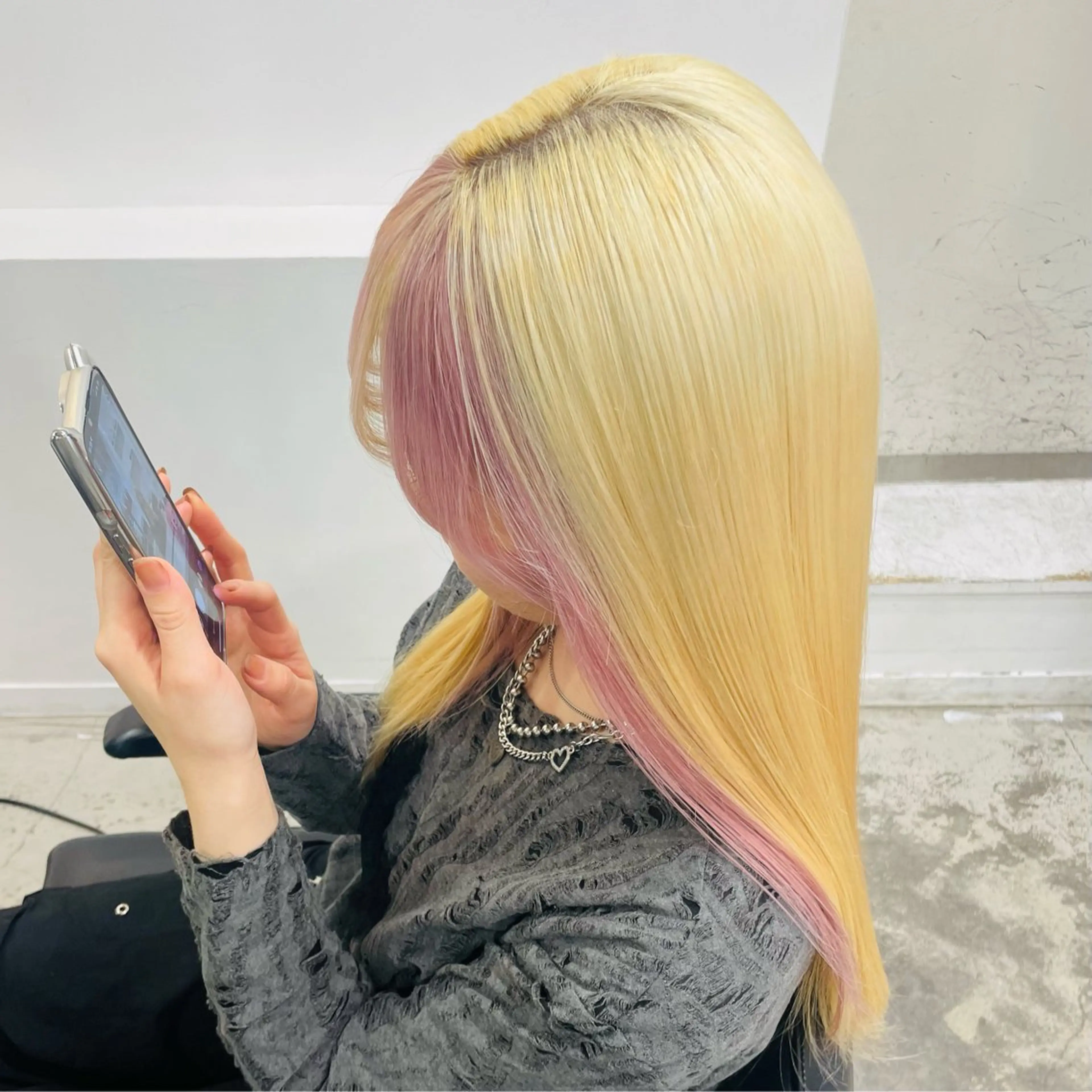 ロング カラー ヘアカラー トリートメント ハイトーン×デザイン 🪽🫧HIKARIのヘアスタイル