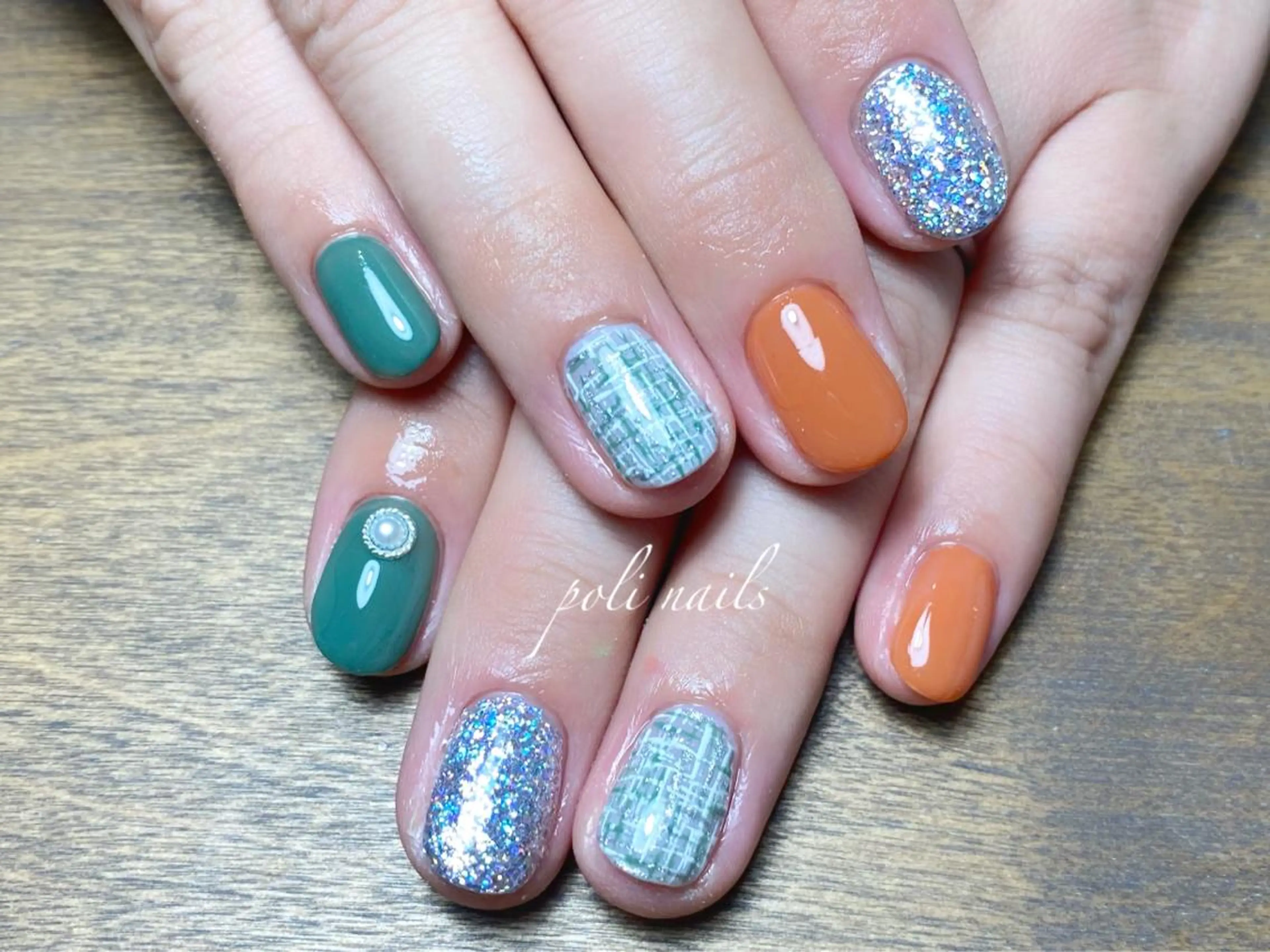 ネイル ハンドネイル poli nailsのネイルデザイン