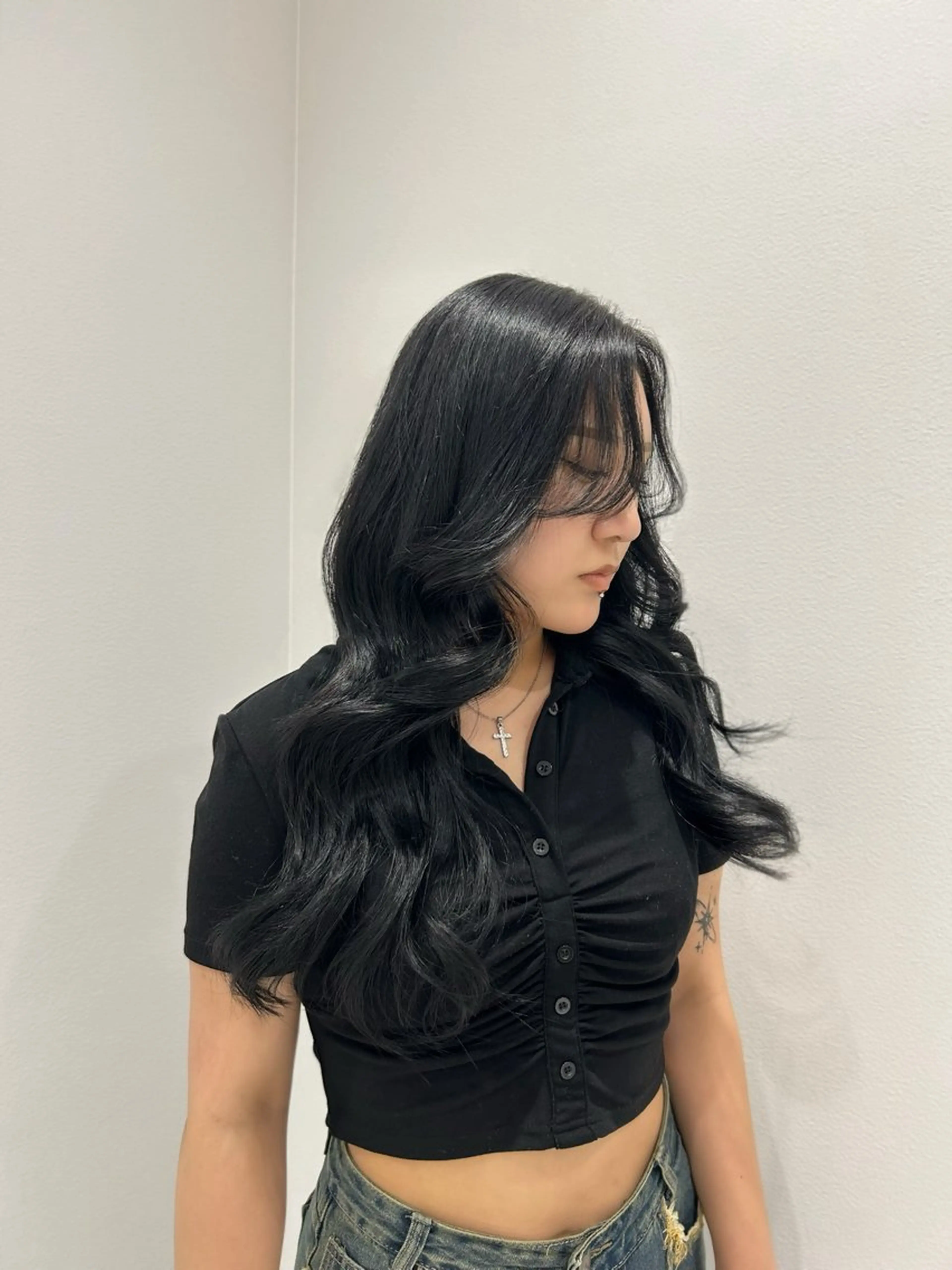 ロング アッシュ アッシュブラック レイヤーカット ヘアカラー トリートメント 大人レイヤー/艶髪 🇺🇸TOMONAのヘアスタイル