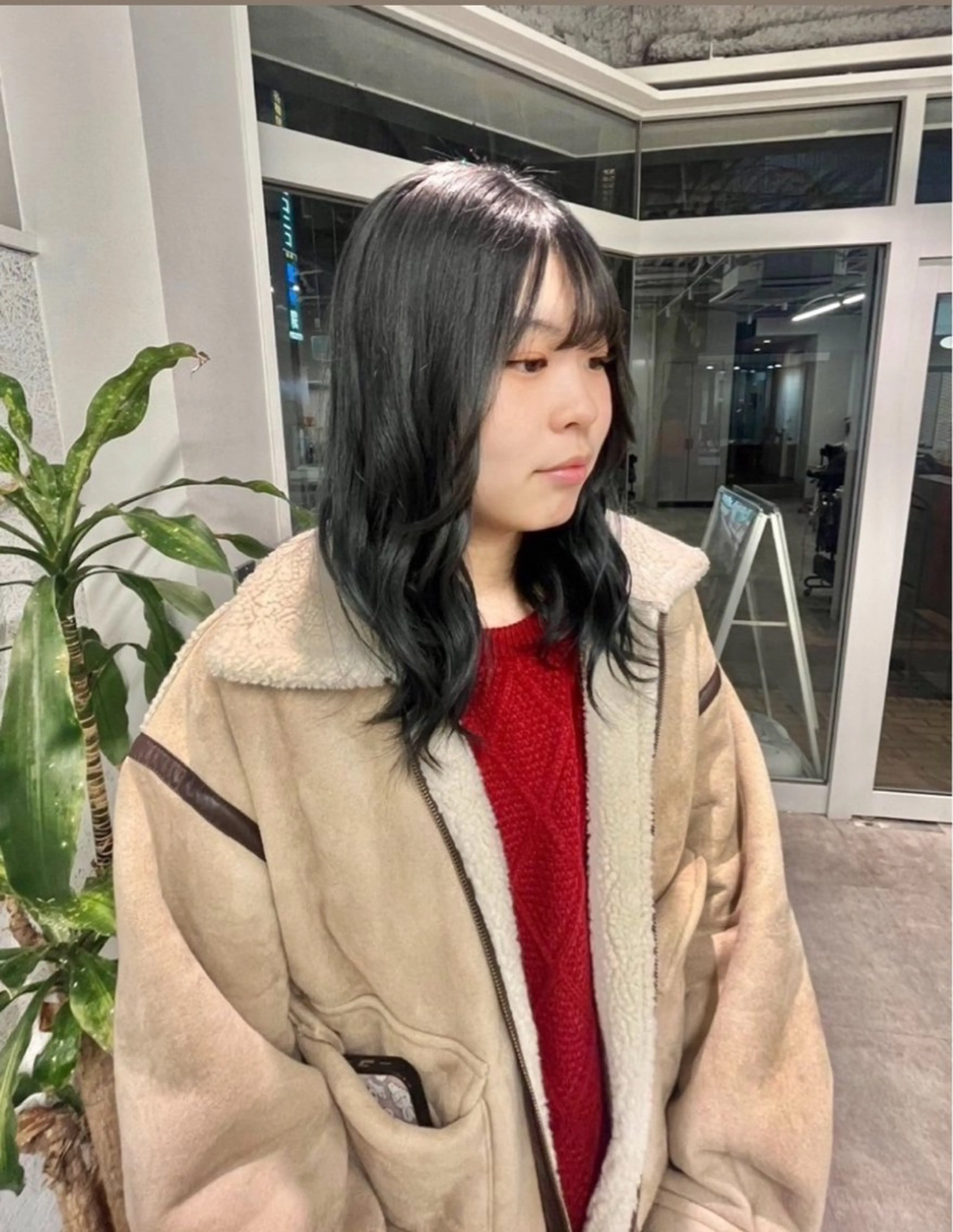 セミロング カラー ヘアアレンジ 透明感カラー グレージュ オリーブグレージュ オリーブグレー 🍓ブリーチ/ ハイライト/しんたにのヘアスタイル