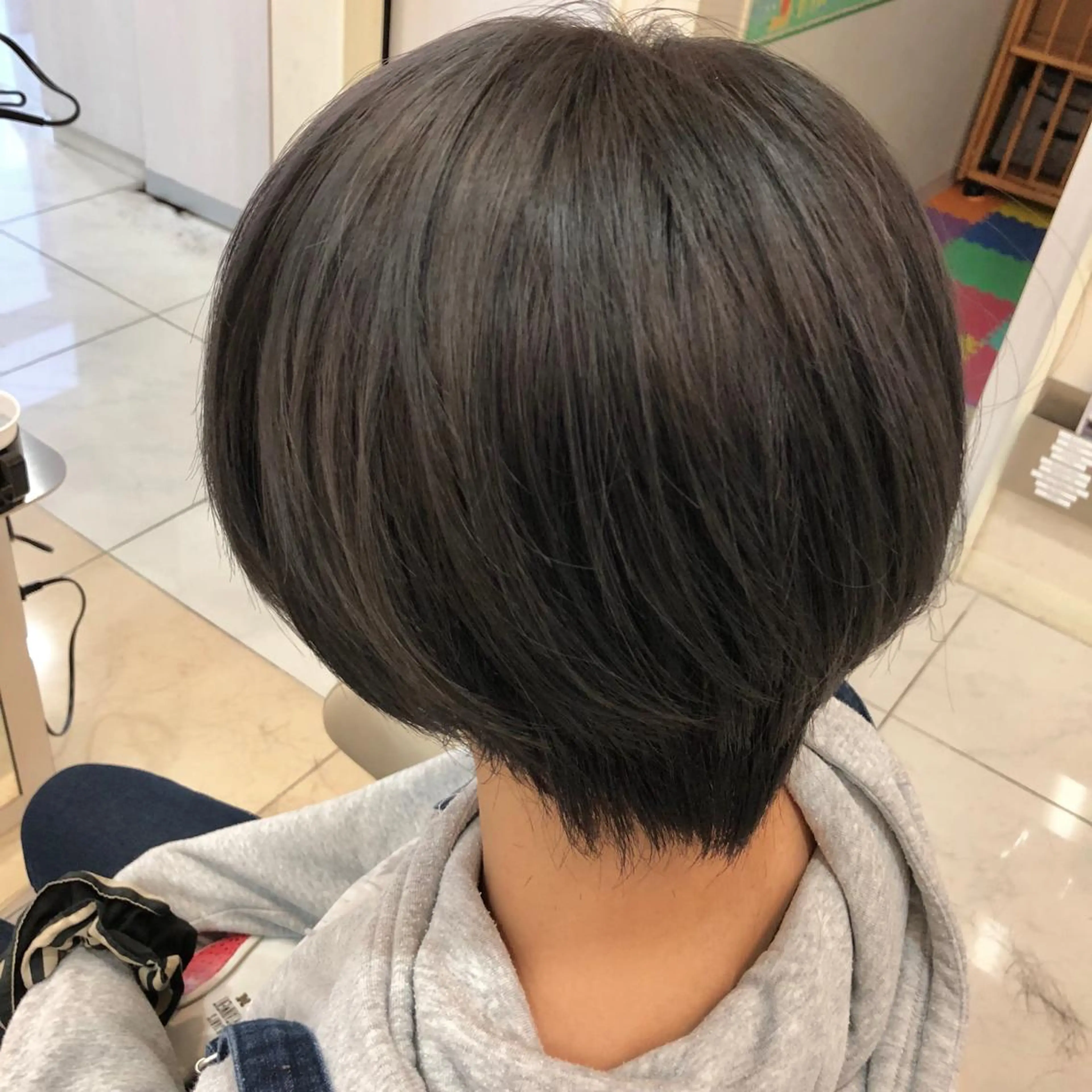 カラー 牧野 佳樹のヘアスタイル
